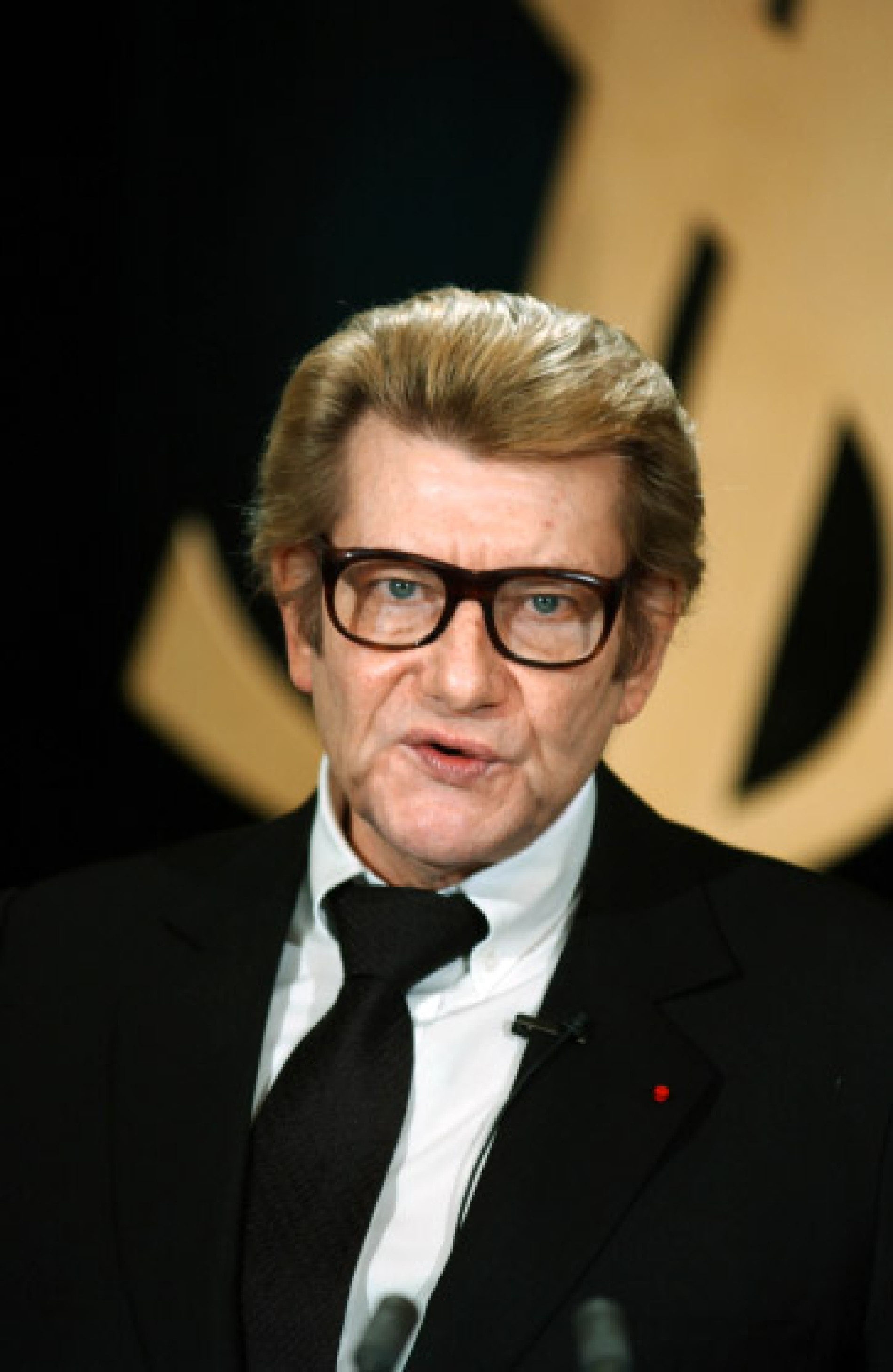 Yves Saint-Laurent, Legendary fashion designer, Fashion icon, Faz, 1900x2920 HD Phone