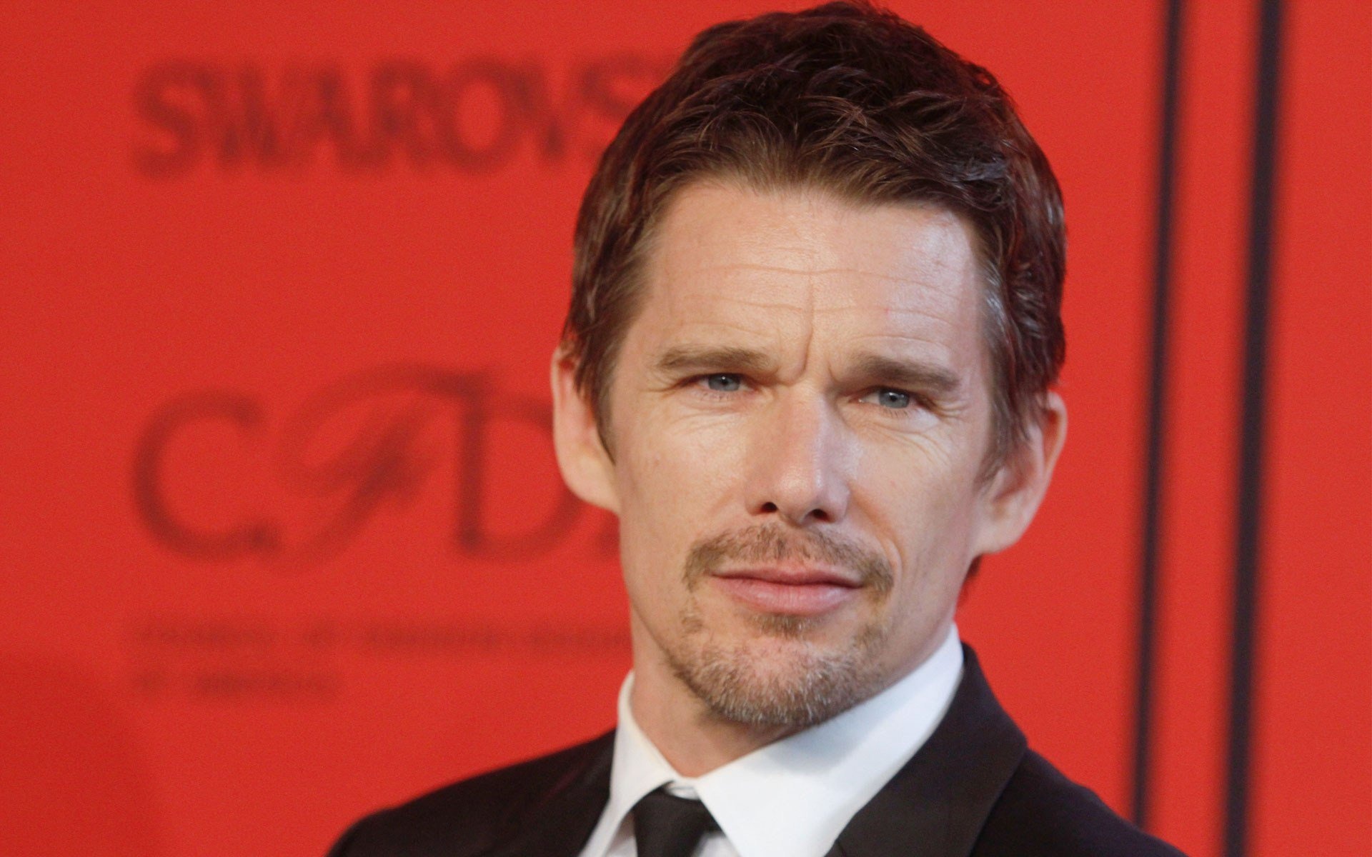 Captivating performer, Ethan Hawke portrait, Actor's charm, Hollywood icon, 1920x1200 HD Desktop