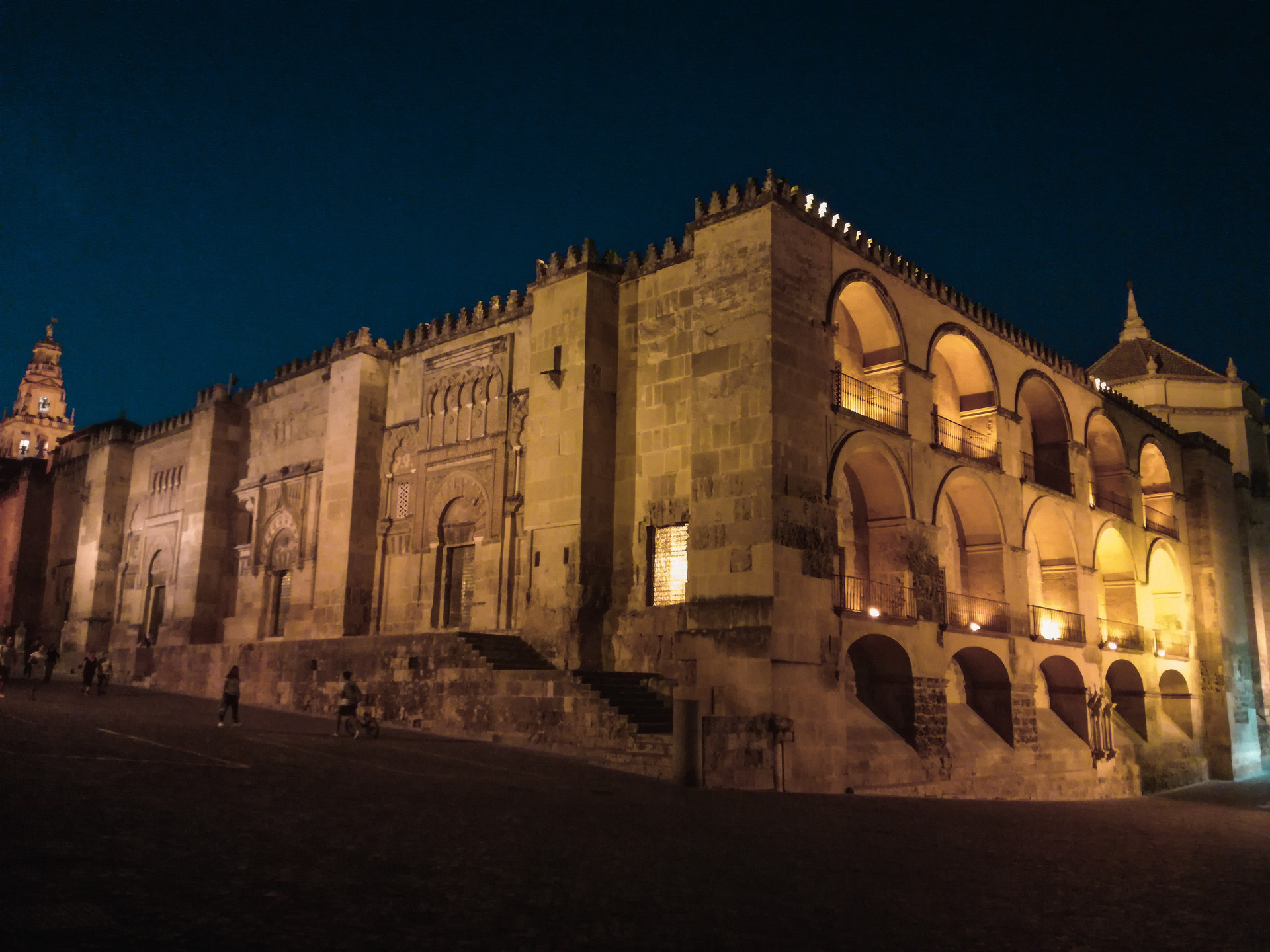 Great Mosque of Cordoba, Nighttime view, Erasmus photo, Cordoba, 1920x1440 HD Desktop