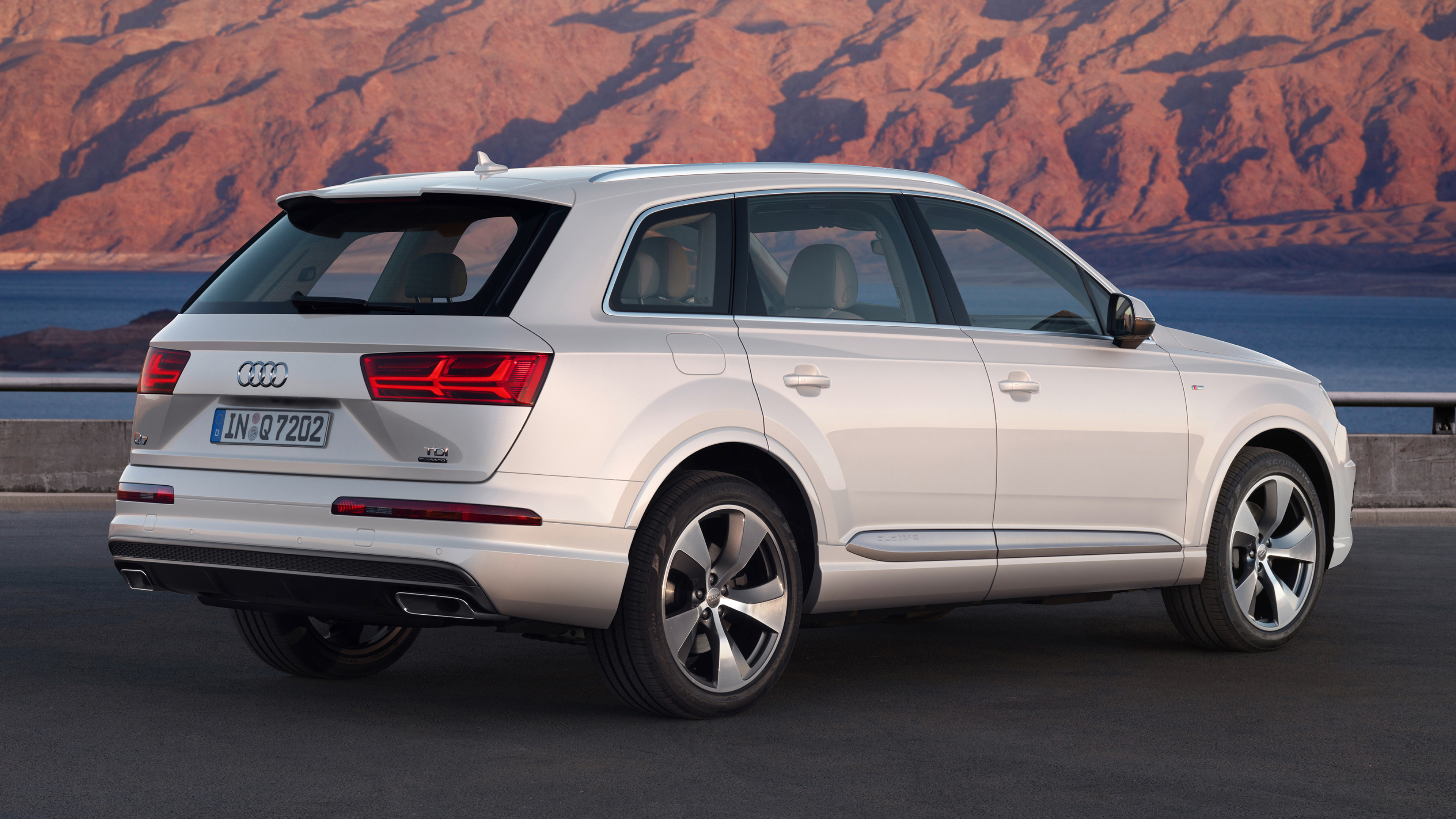 Audi Q7, Premium SUV, Cutting-edge technology, Superior performance, 3840x2160 4K Desktop