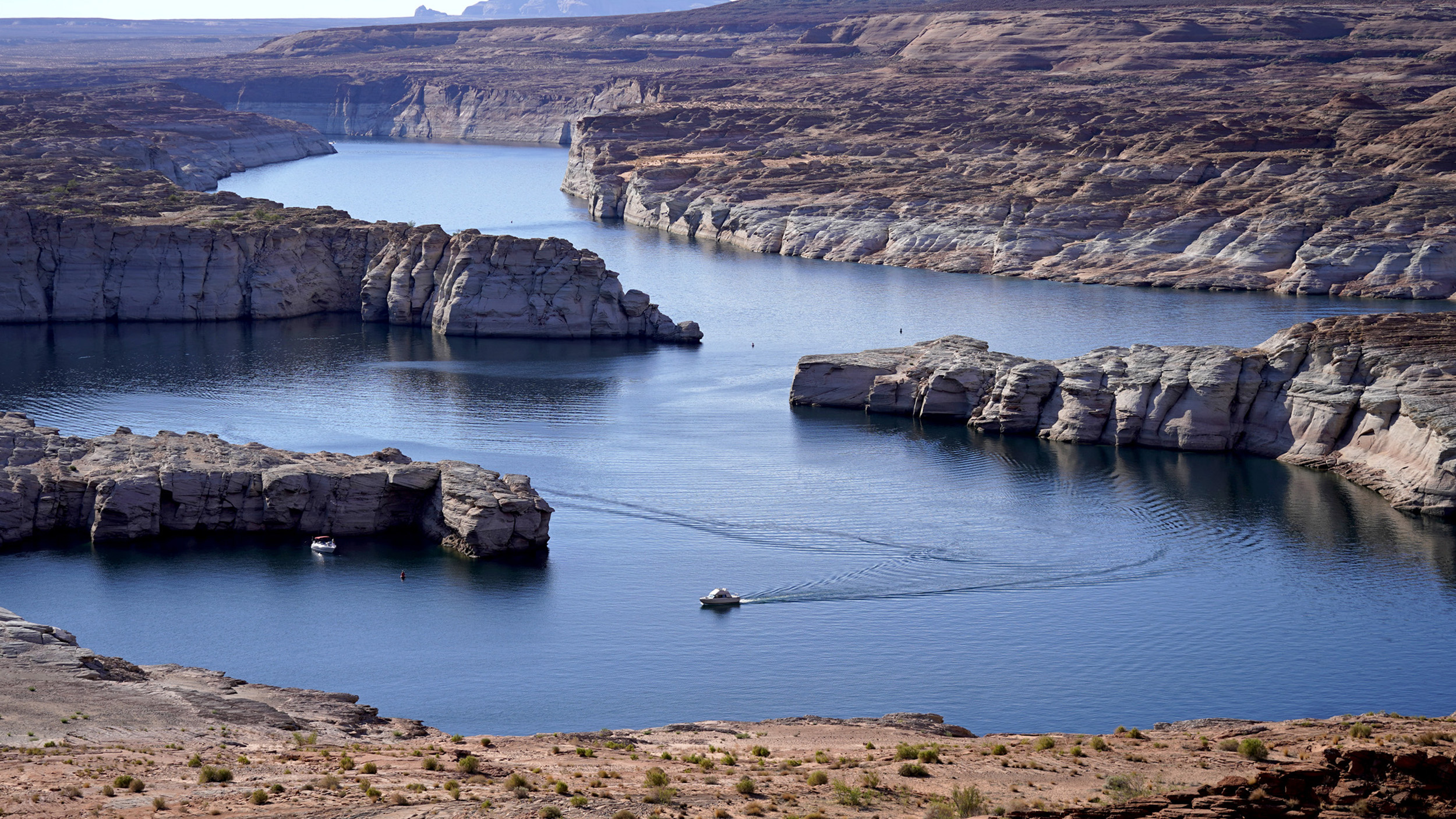 Lake Powell, Historic low water level, Natural phenomenon, Drought impact, 2500x1410 HD Desktop