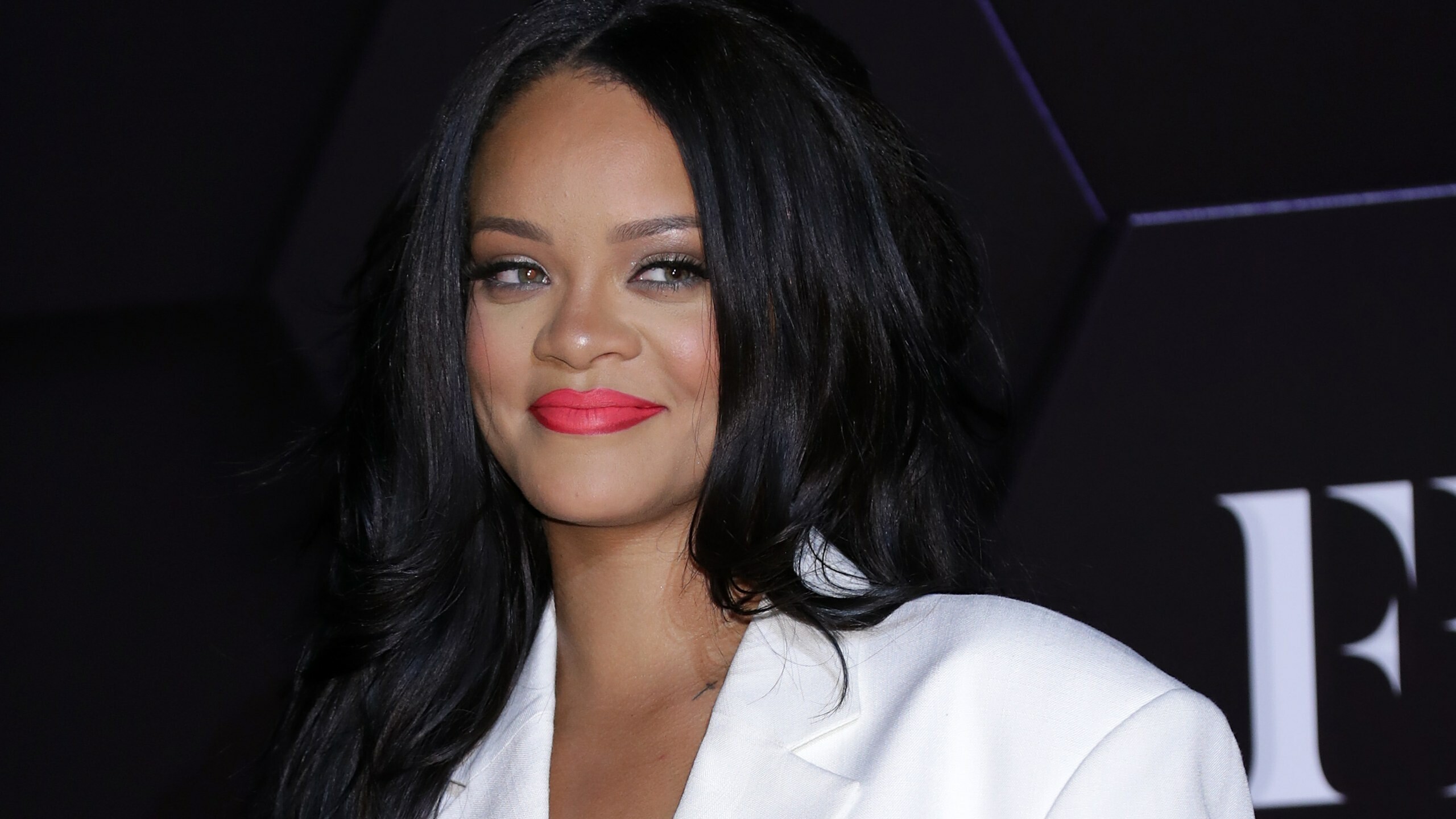 Rihanna, Sweet smile, Captivating wallpapers, Celeb lives, 2560x1440 HD Desktop