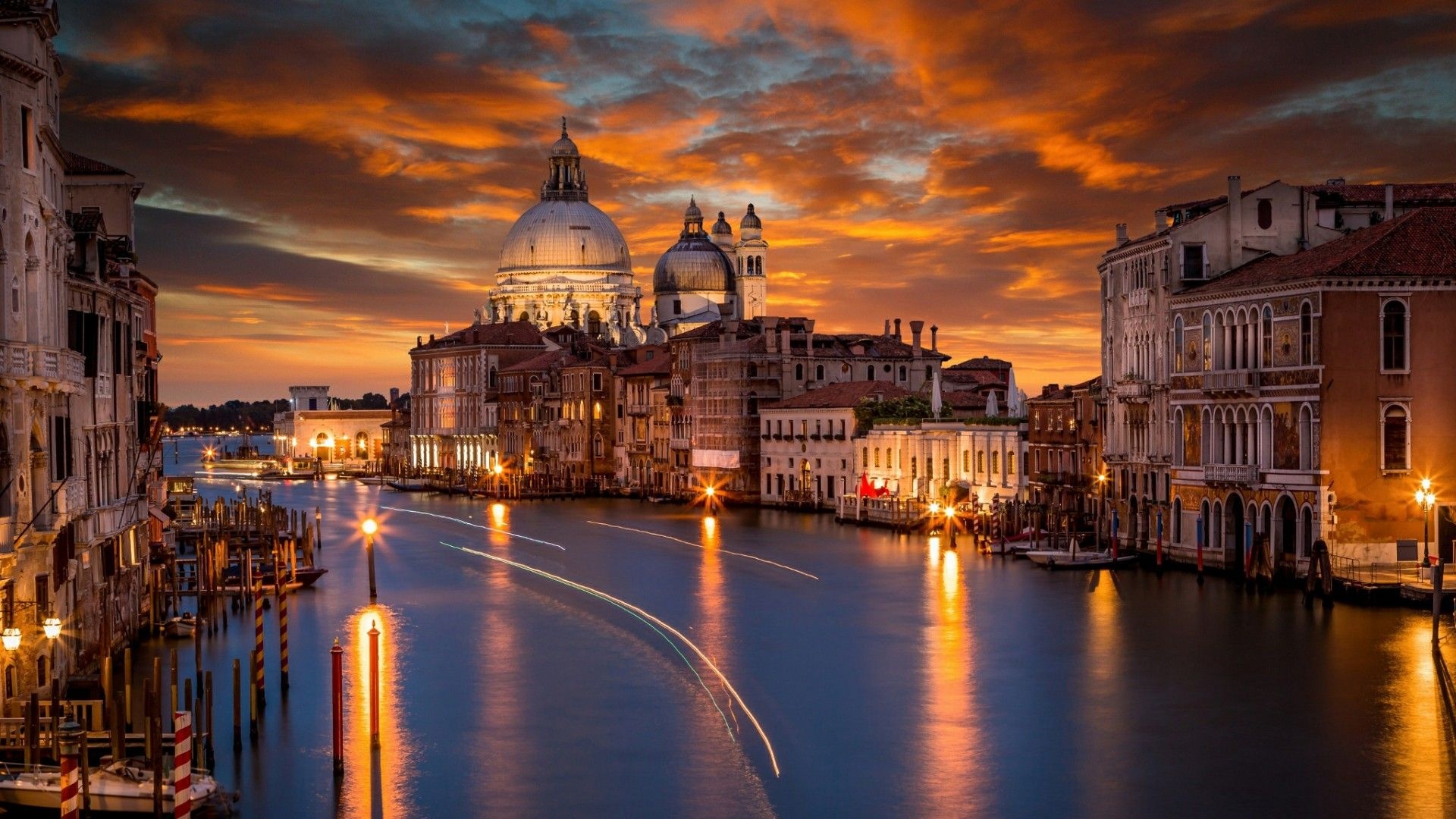 Venice, Beautiful nightscapes, Reflections in the water, Illuminated buildings, 1920x1080 Full HD Desktop