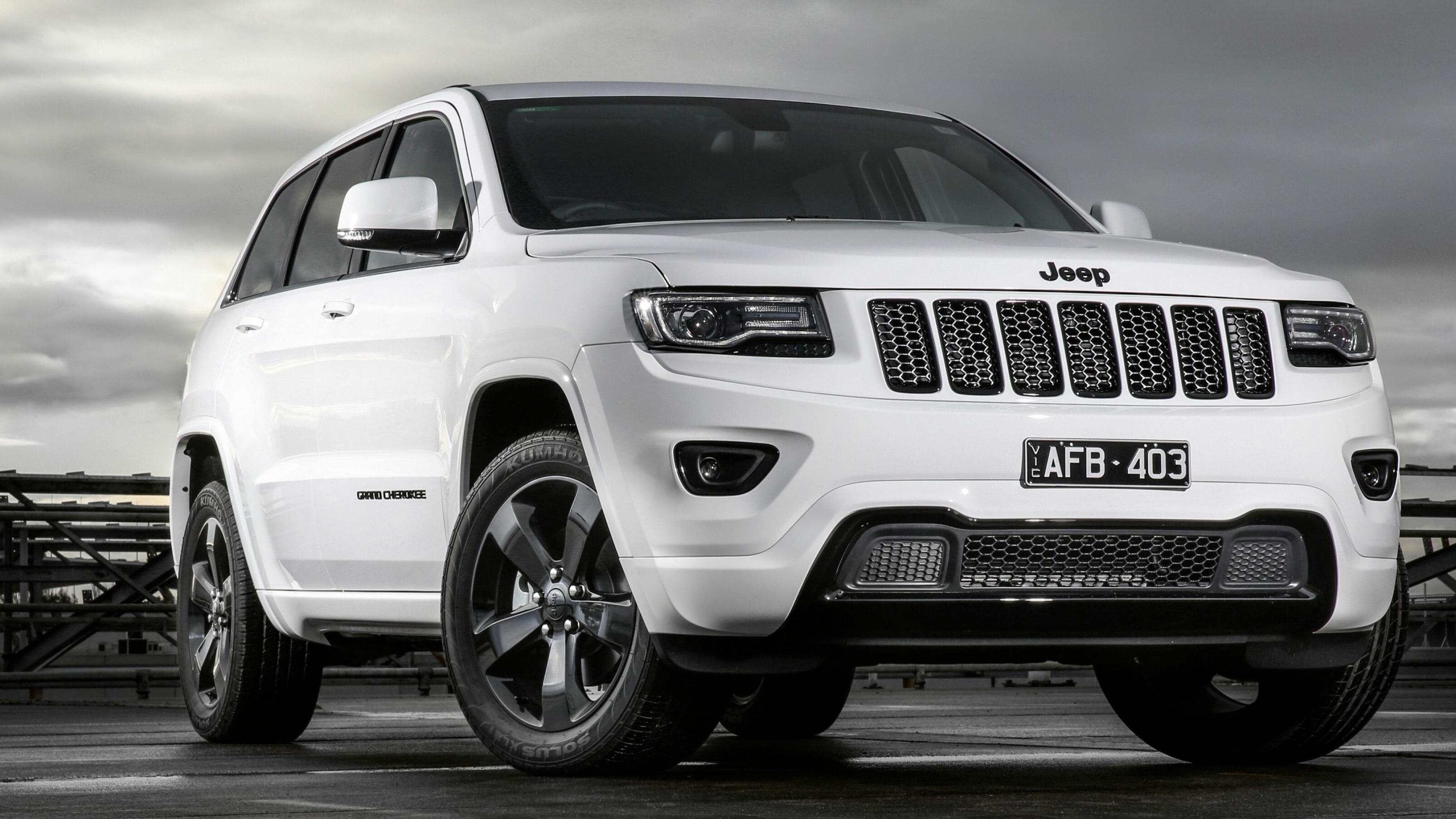 Monochrome, Jeep Grand Cherokee Wallpaper, 3560x2000 HD Desktop