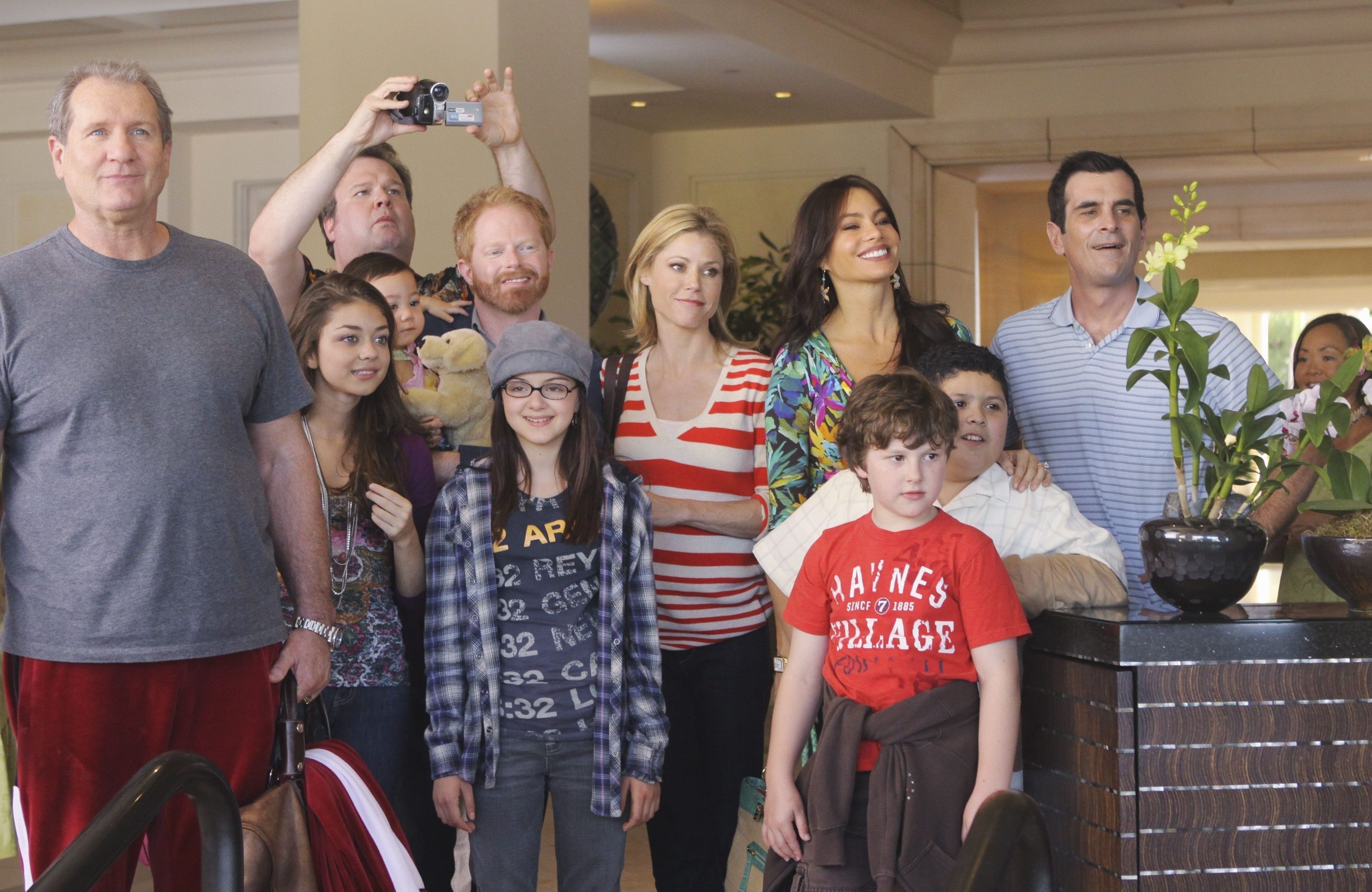 Modern Family, Cast updates, Now, 2870x1870 HD Desktop