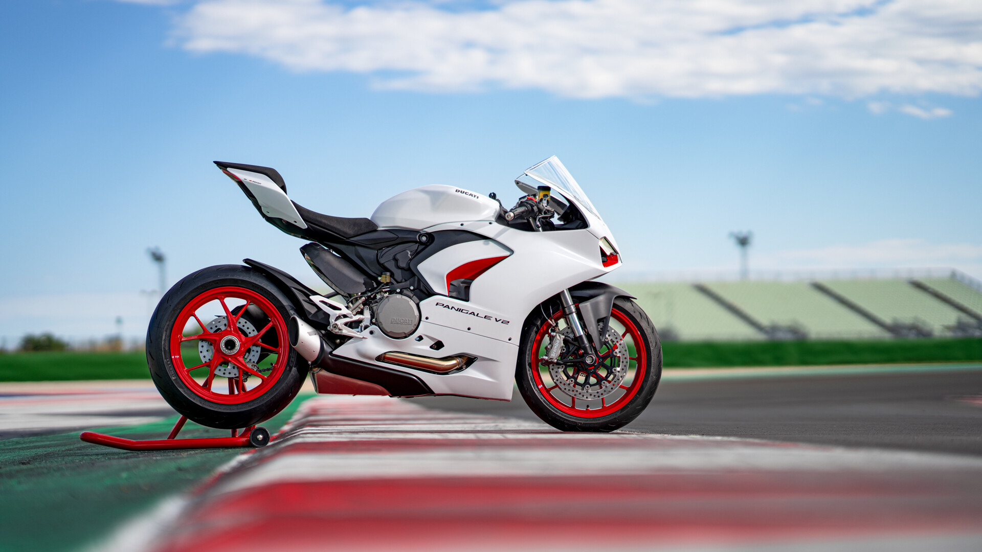 Ducati Panigale V2, Auto motorcycles, White Rosso, Motorradfotos, 1920x1080 Full HD Desktop