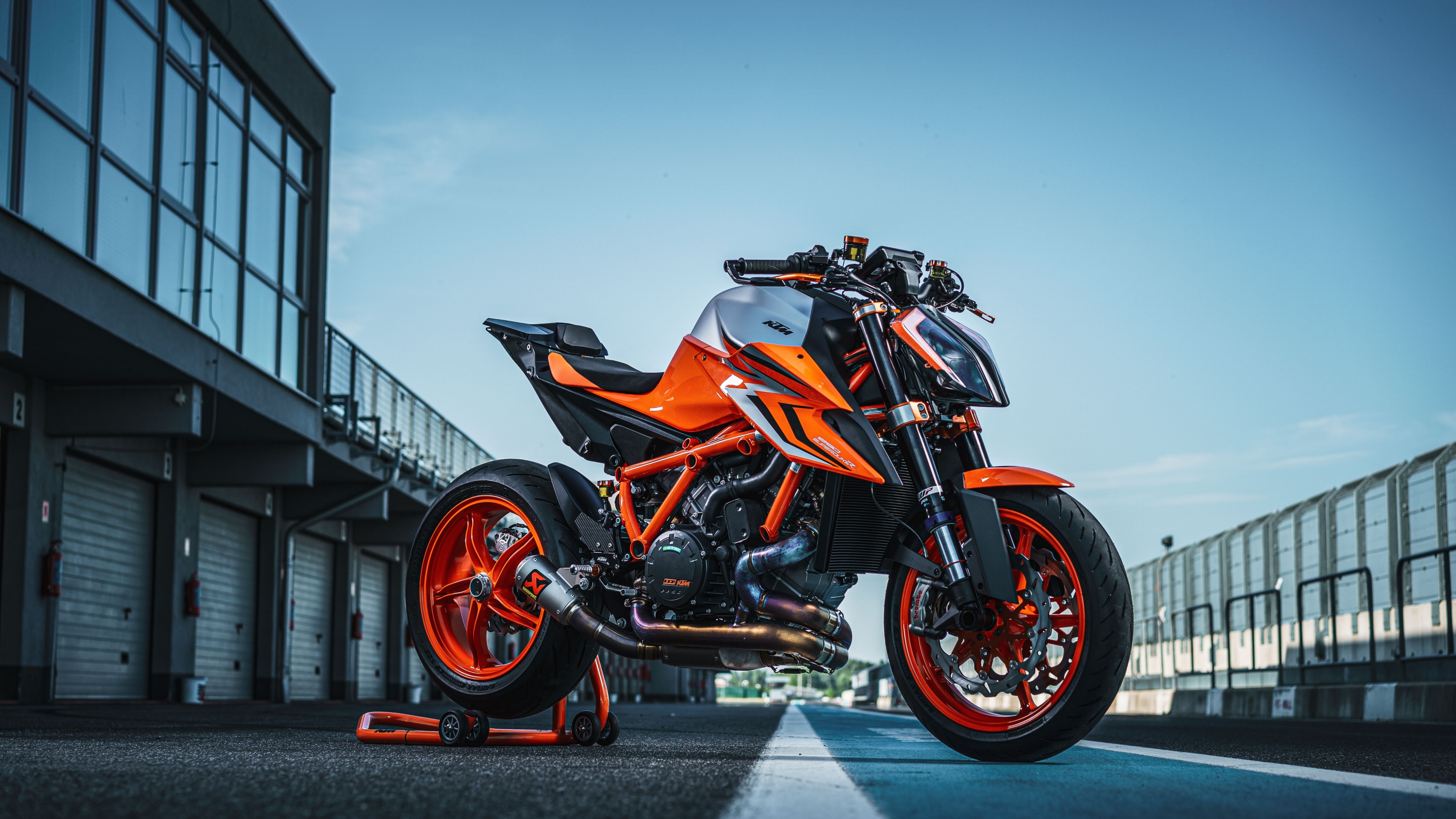 KTM 1290 Super Duke, Refined engineering, Powerful performance, Cutting-edge design, 3840x2160 4K Desktop