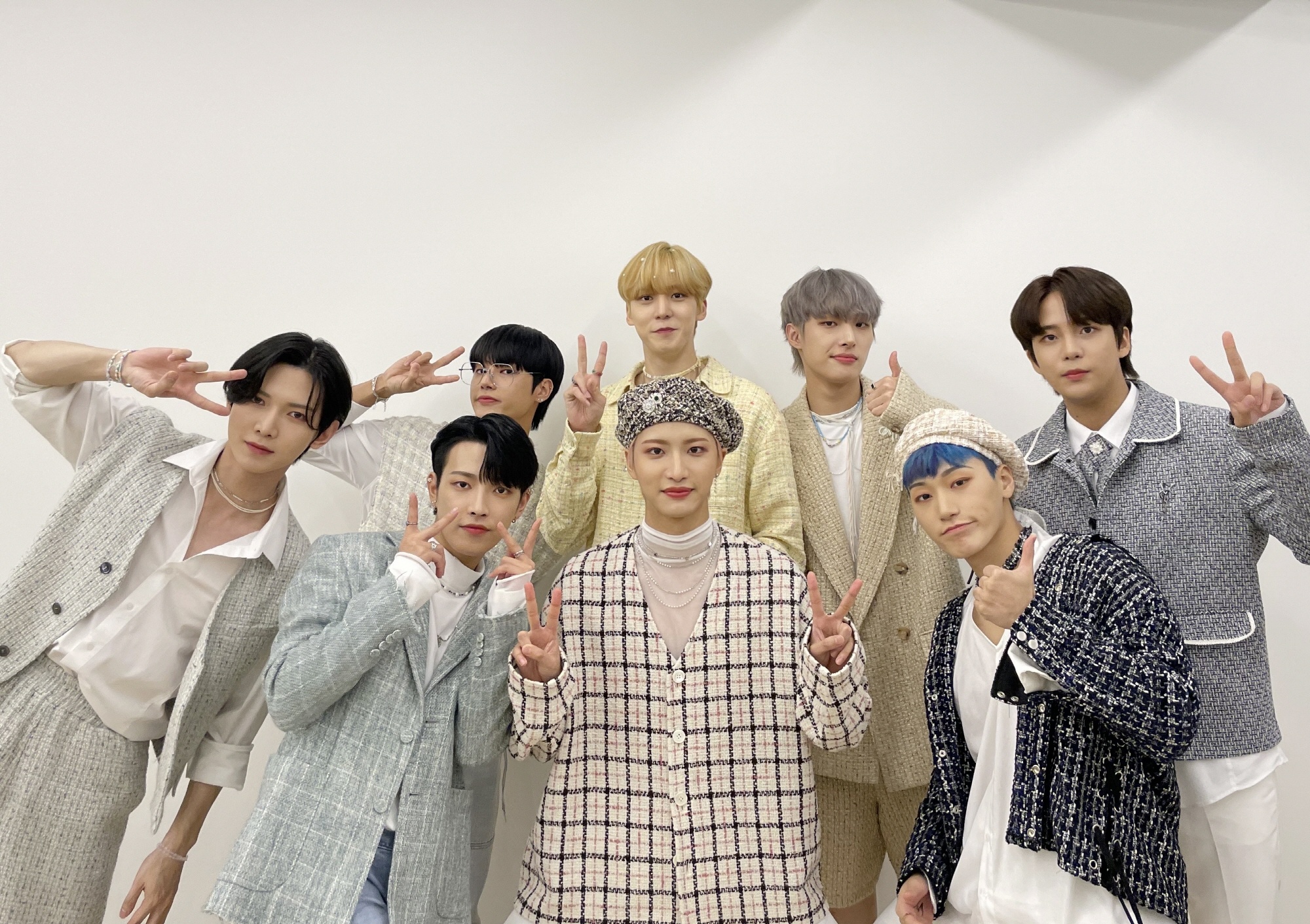 ATEEZ, Ending its album's promotion, Kstation TV, 2000x1420 HD Desktop