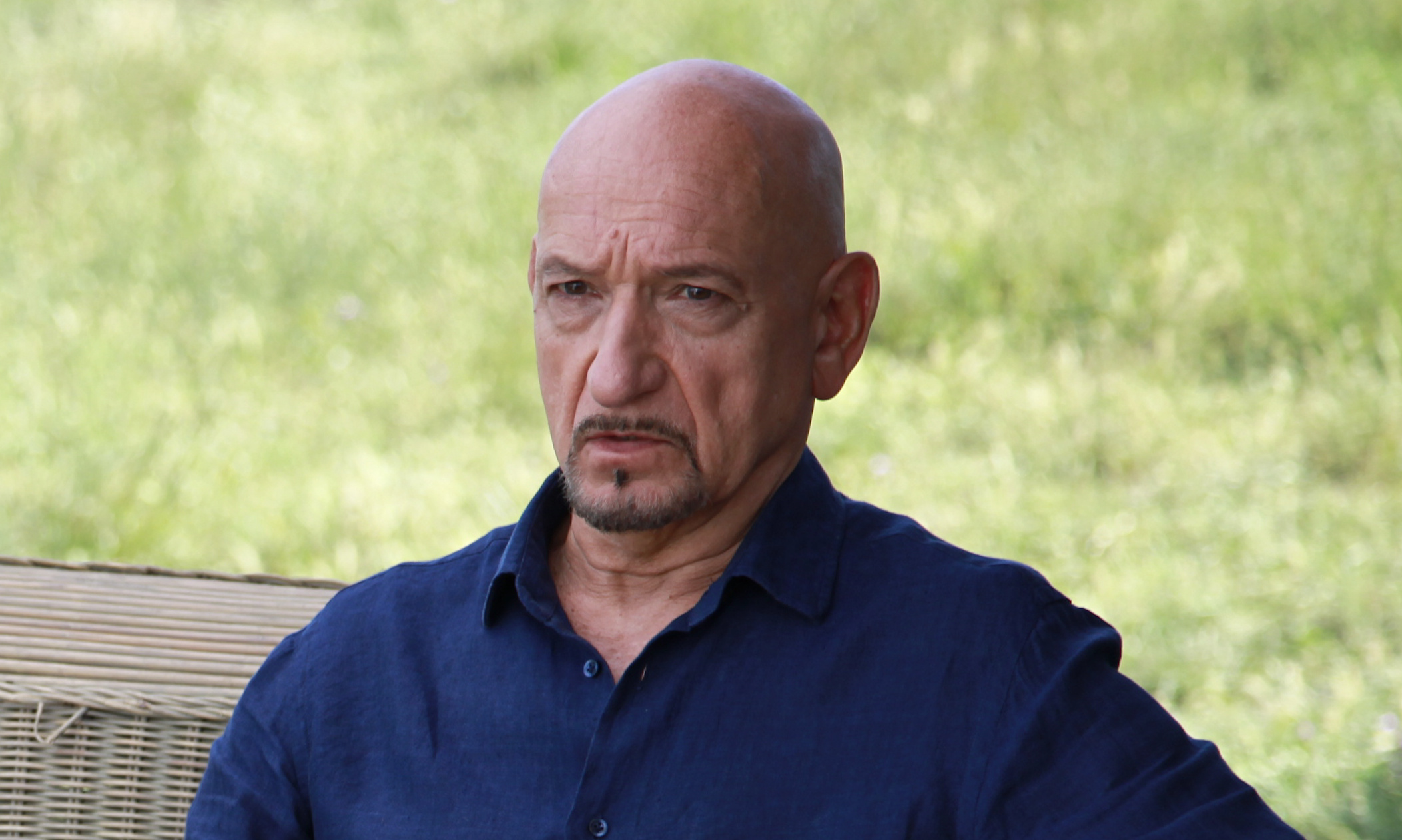 Dali Land, Ben Kingsley, Filming, UK, 2110x1270 HD Desktop