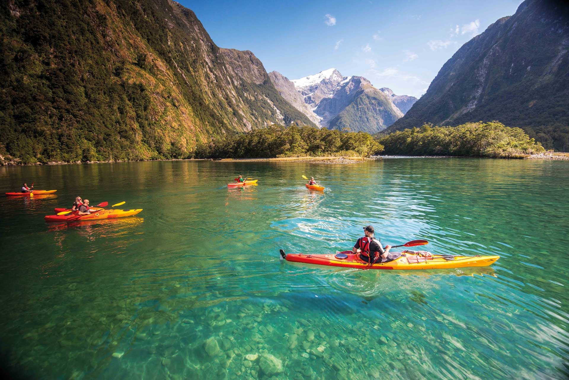 Milford Sound fiord, Kayaking Wallpaper, 1920x1290 HD Desktop