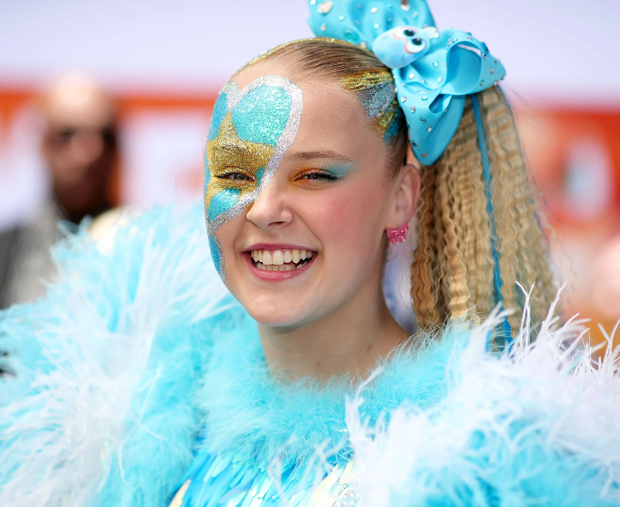 JoJo Siwa without ponytail, Signature bow, New look, 2000x1640 HD Desktop