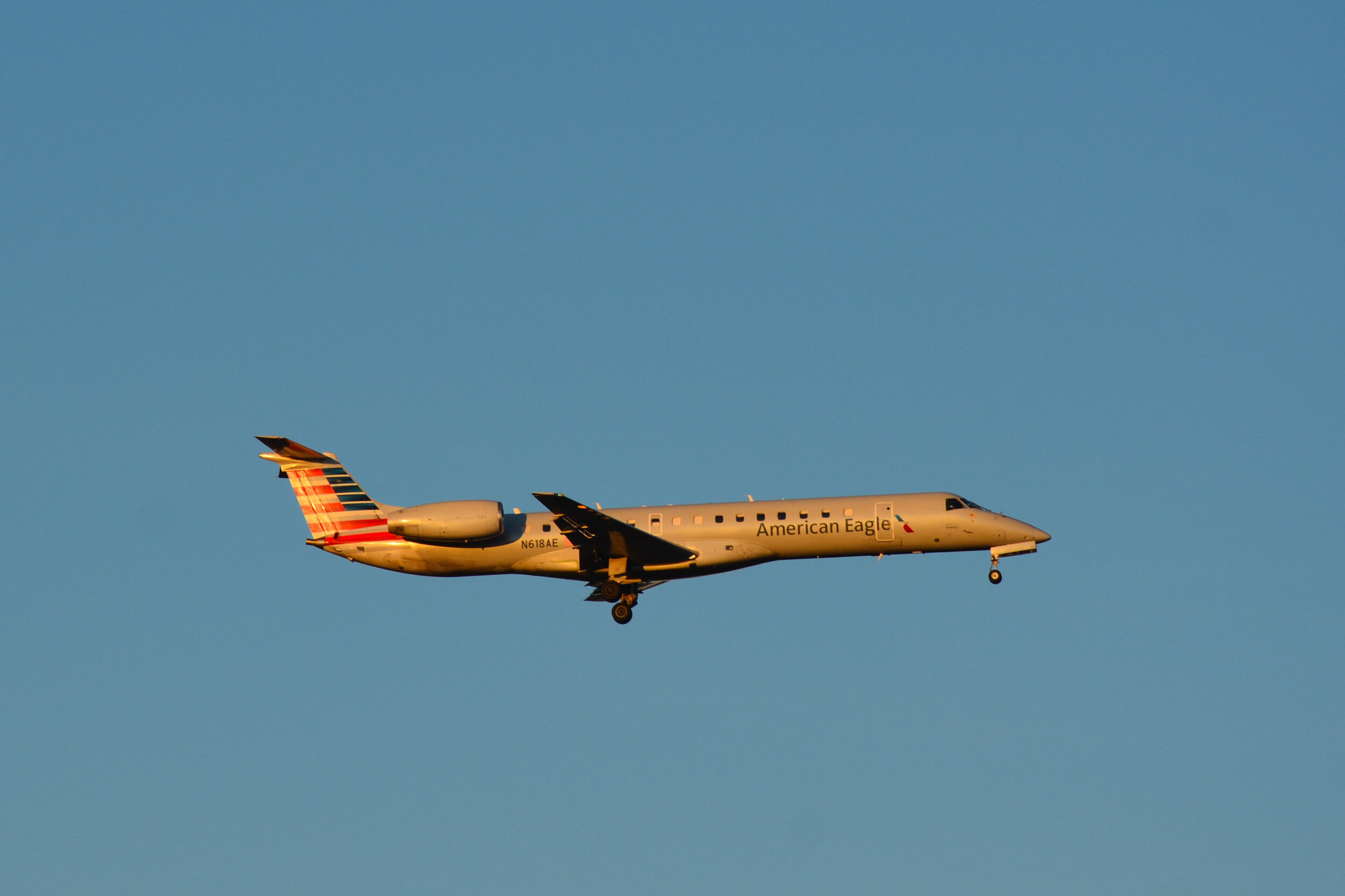 Embraer ERJ-145, American Airlines, Wayfinder, Officer, 2500x1670 HD Desktop