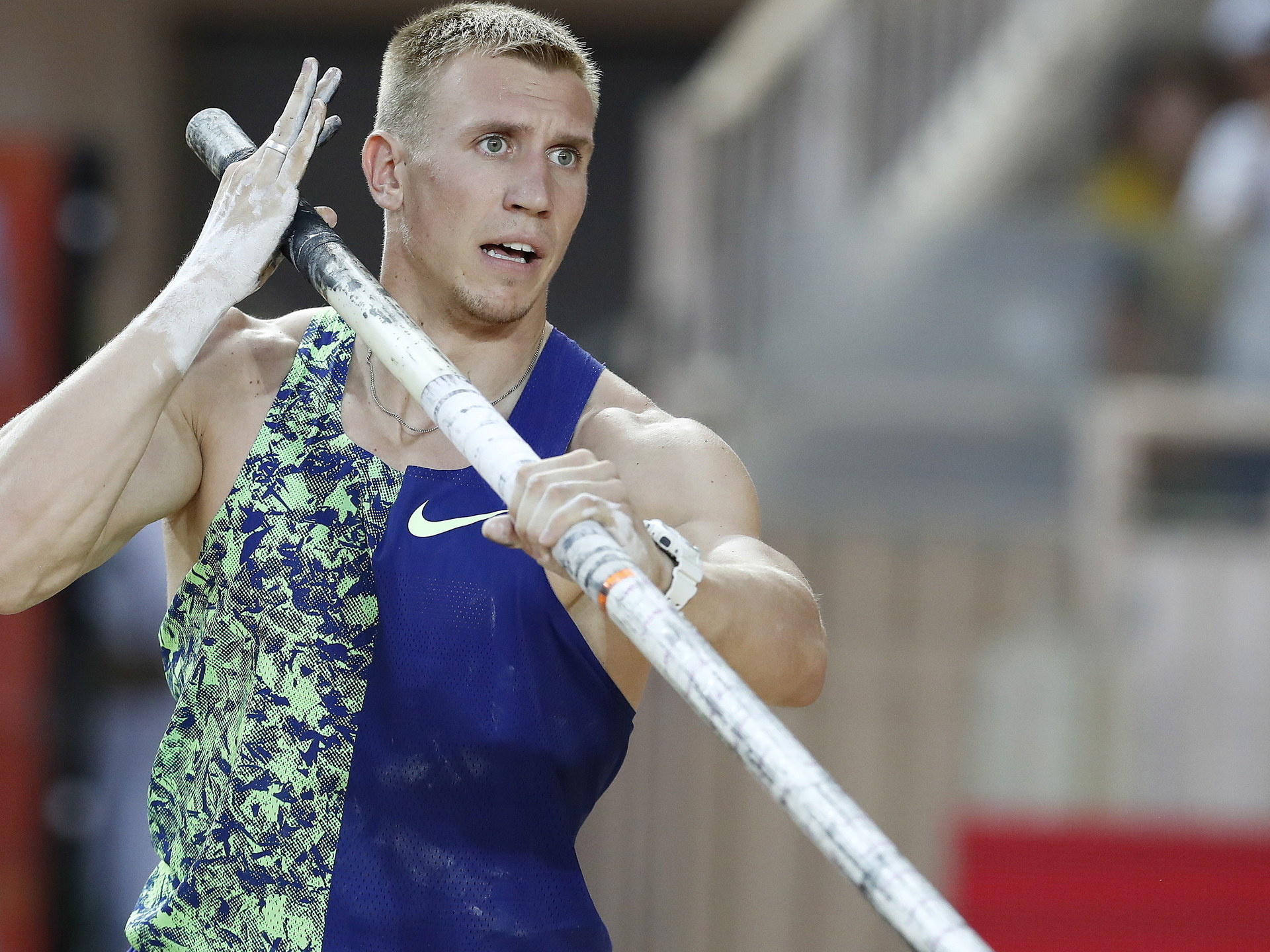 Piotr Lisek, Record-breaking pole vault, Amazing joy, Polish jumper, 1920x1440 HD Desktop