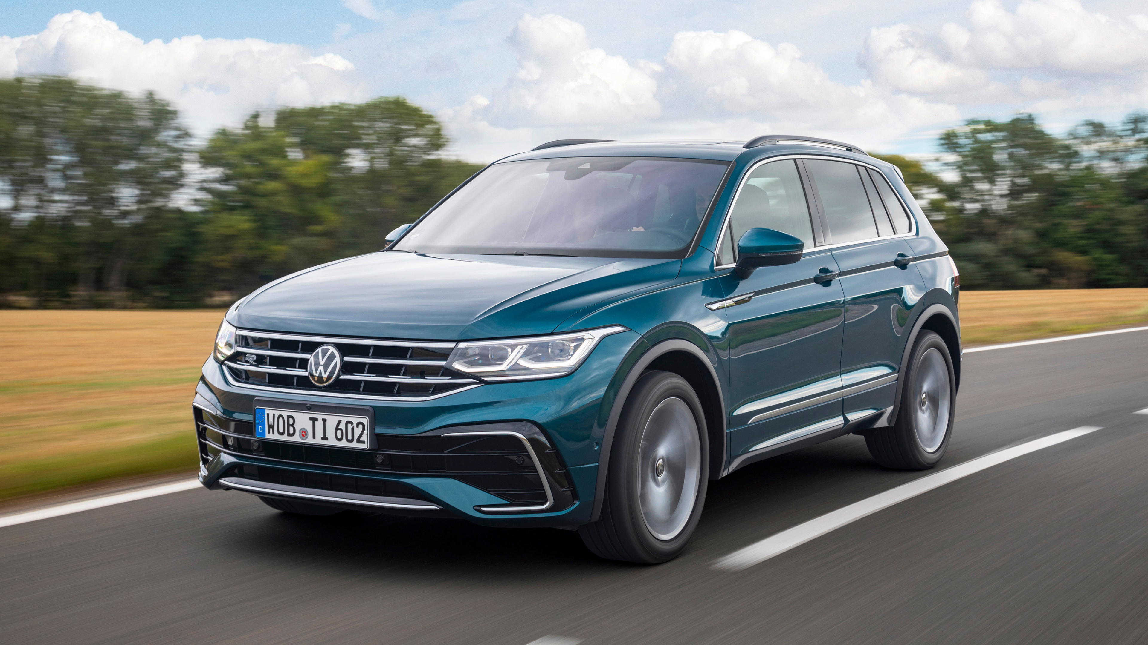 Volkswagen Tiguan, Cars desktop wallpapers, R-Line 4Motion, 2020, 3840x2160 4K Desktop