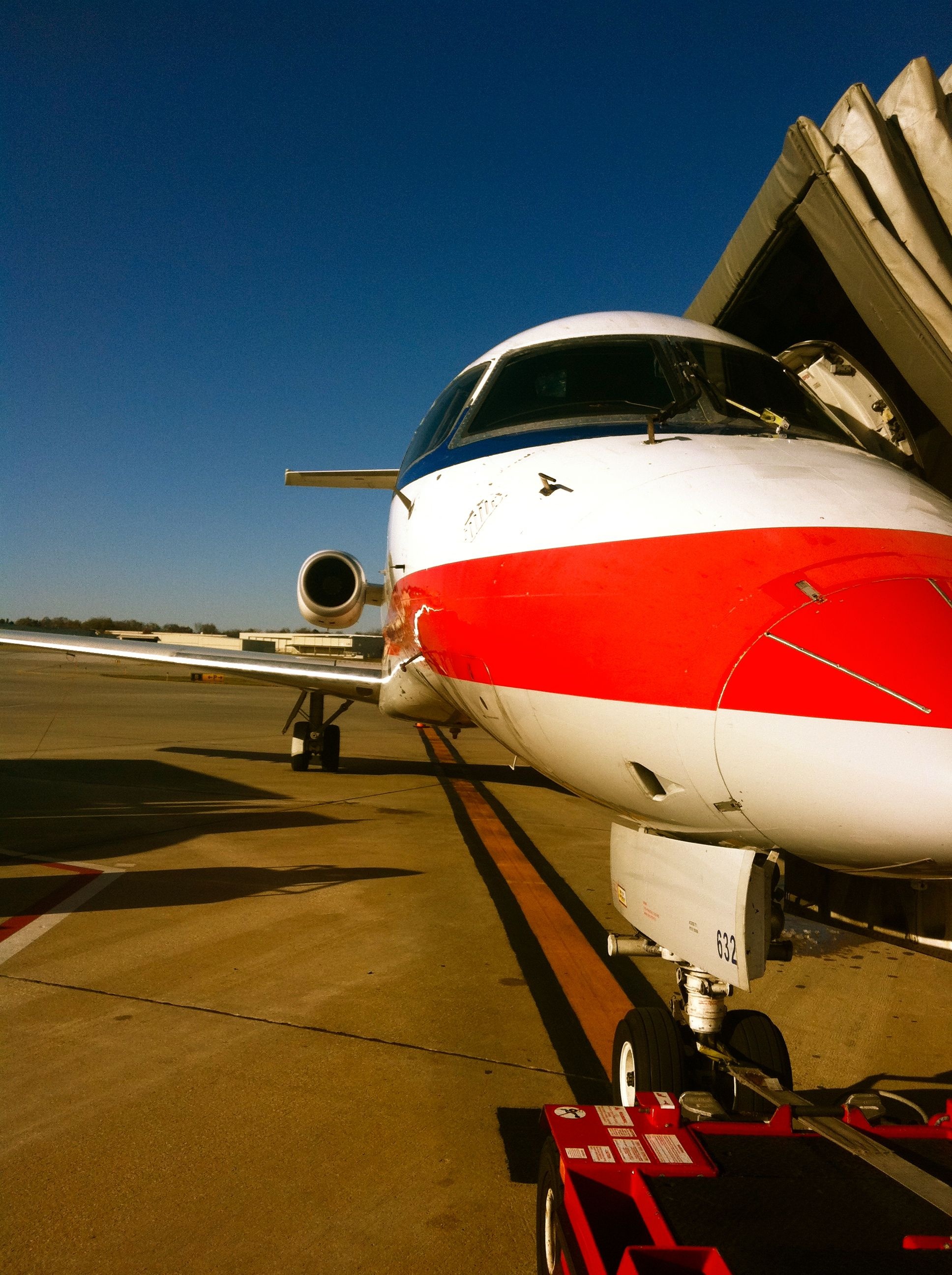 American Eagle Airlines, Cool shot, Jet airlines, Eagle airlines, 1940x2600 HD Phone