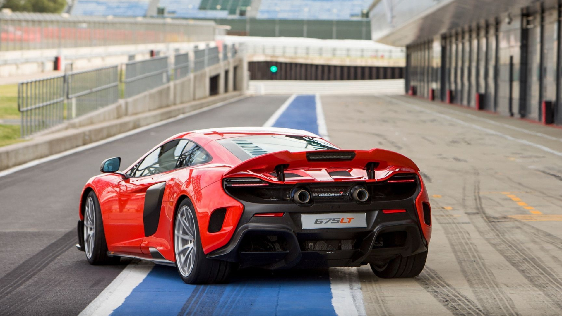 McLaren 675 LT, Speed and style, Dynamic background, Automotive elegance, 1920x1080 Full HD Desktop