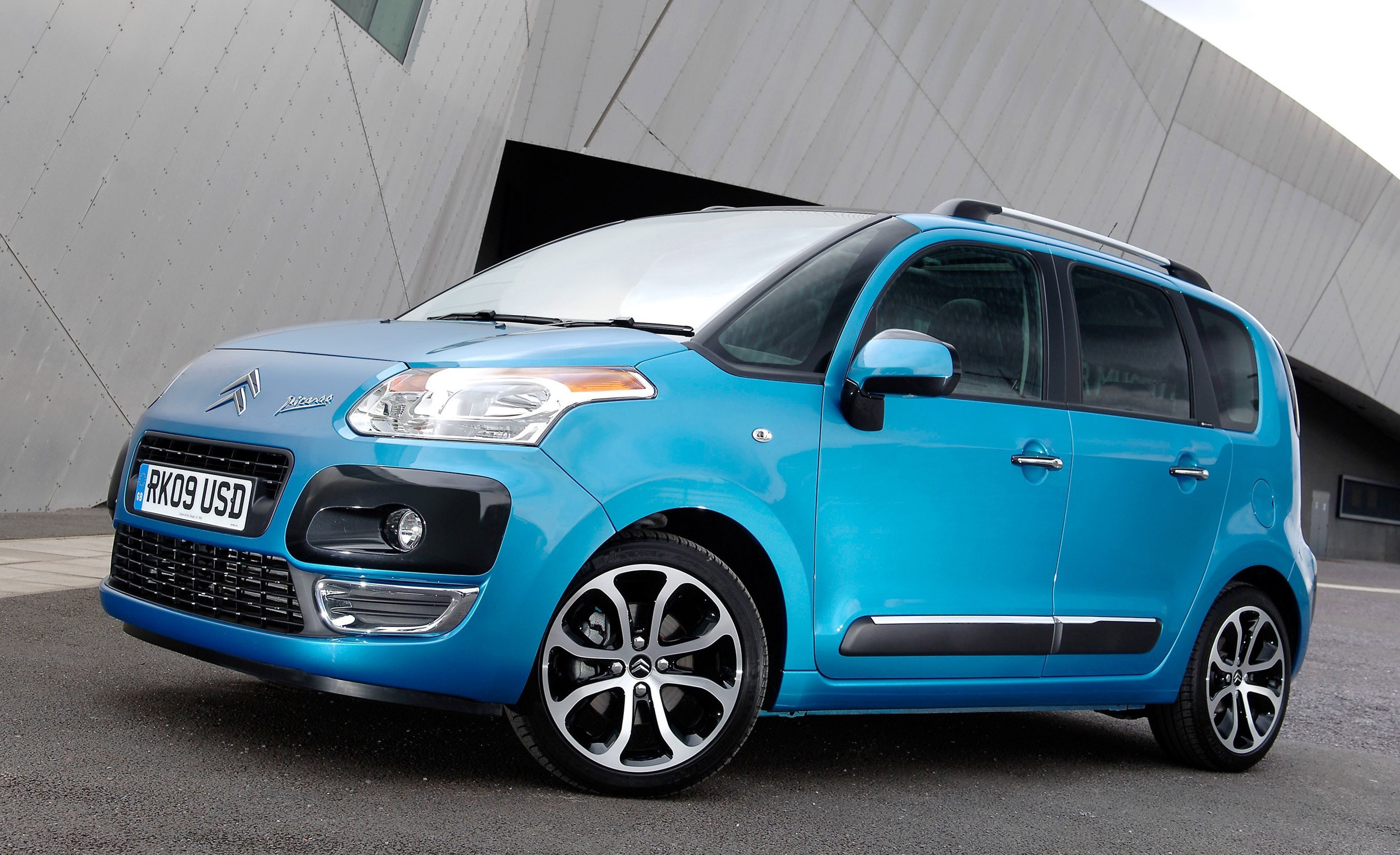 2008 Model, Citroen C3 Picasso Wallpaper, 2710x1660 HD Desktop