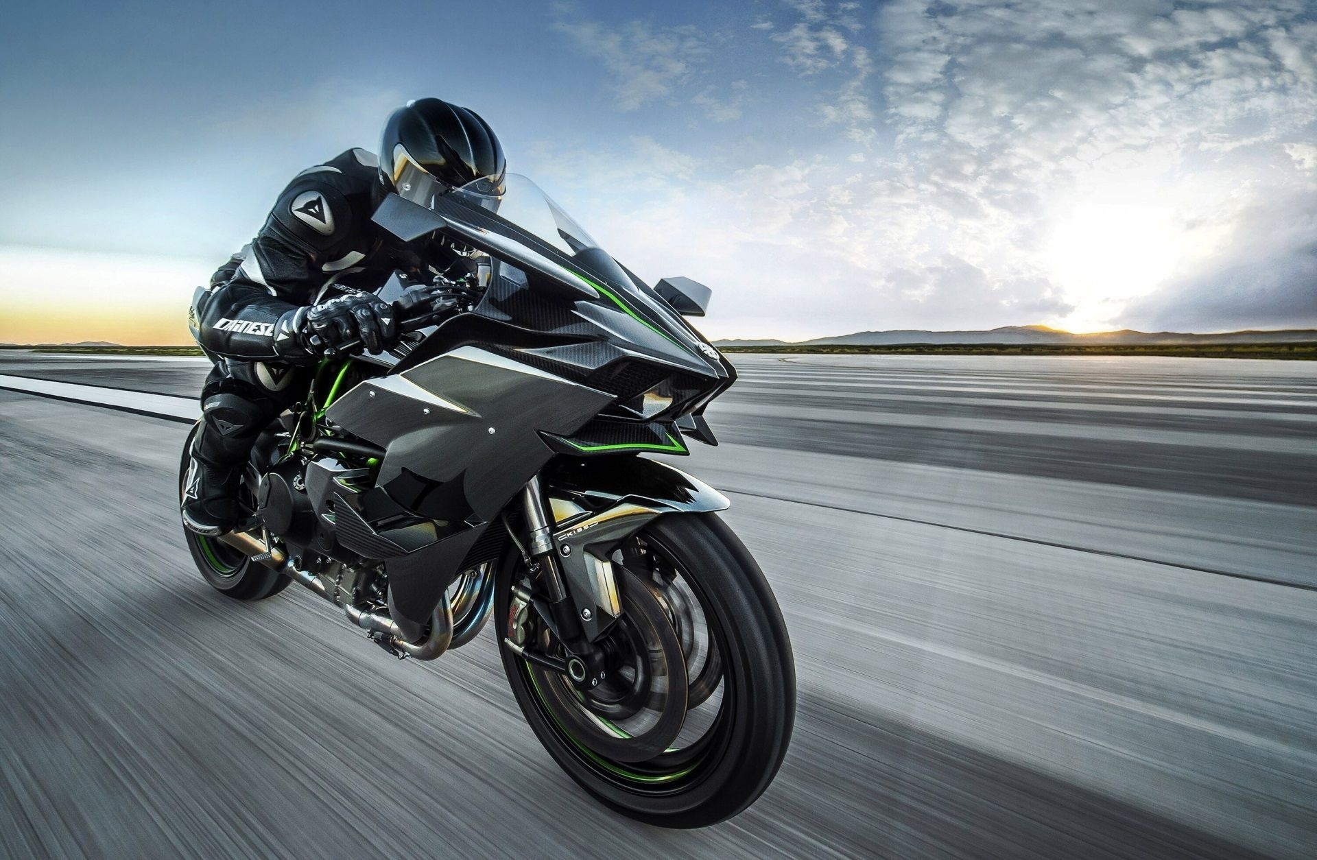 Kawasaki Ninja H2, Motorcycle, Speed, Thrilling, 1920x1260 HD Desktop