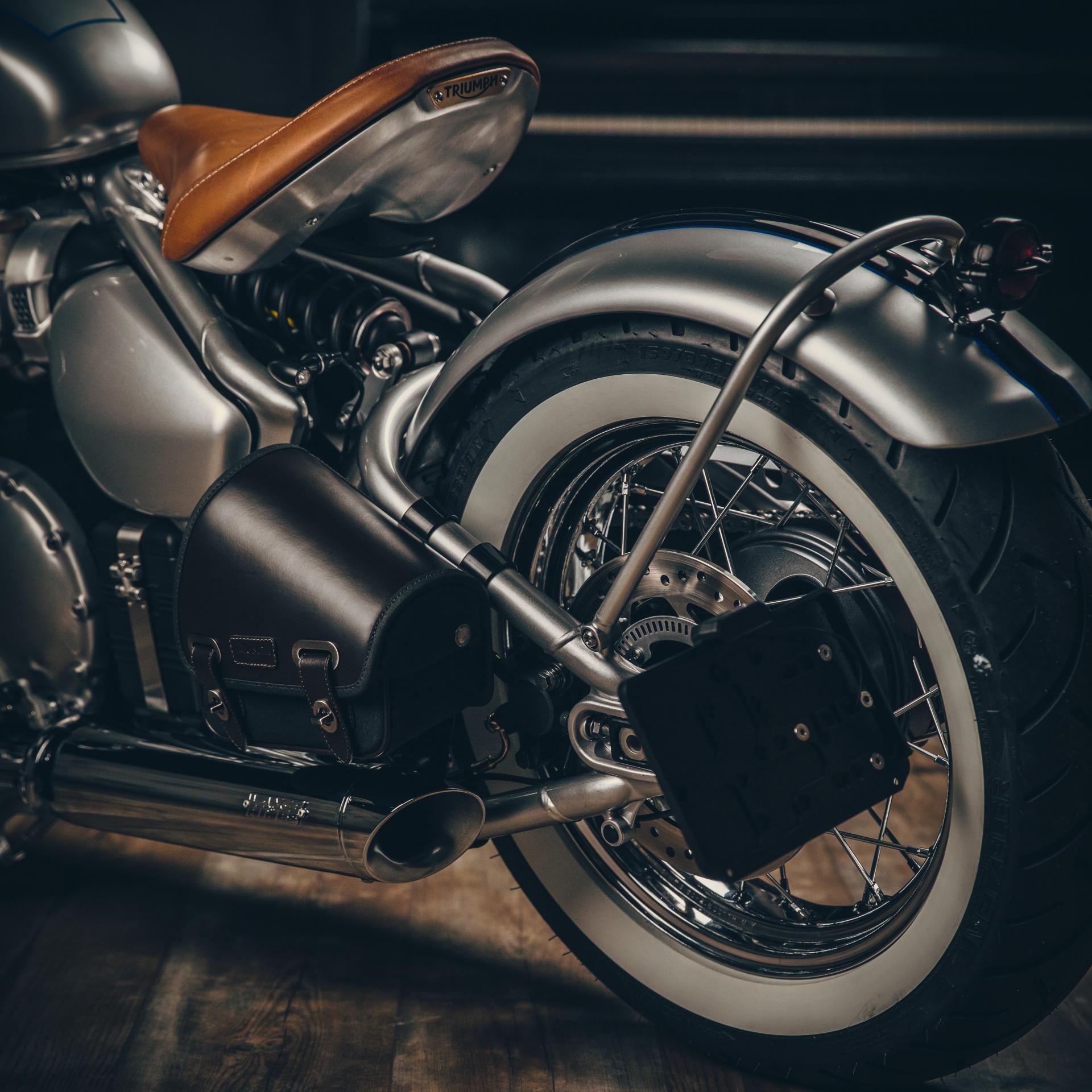 Triumph Bobber, Lanester Concessionnaire, Lorient 56, 1920x1920 HD Phone