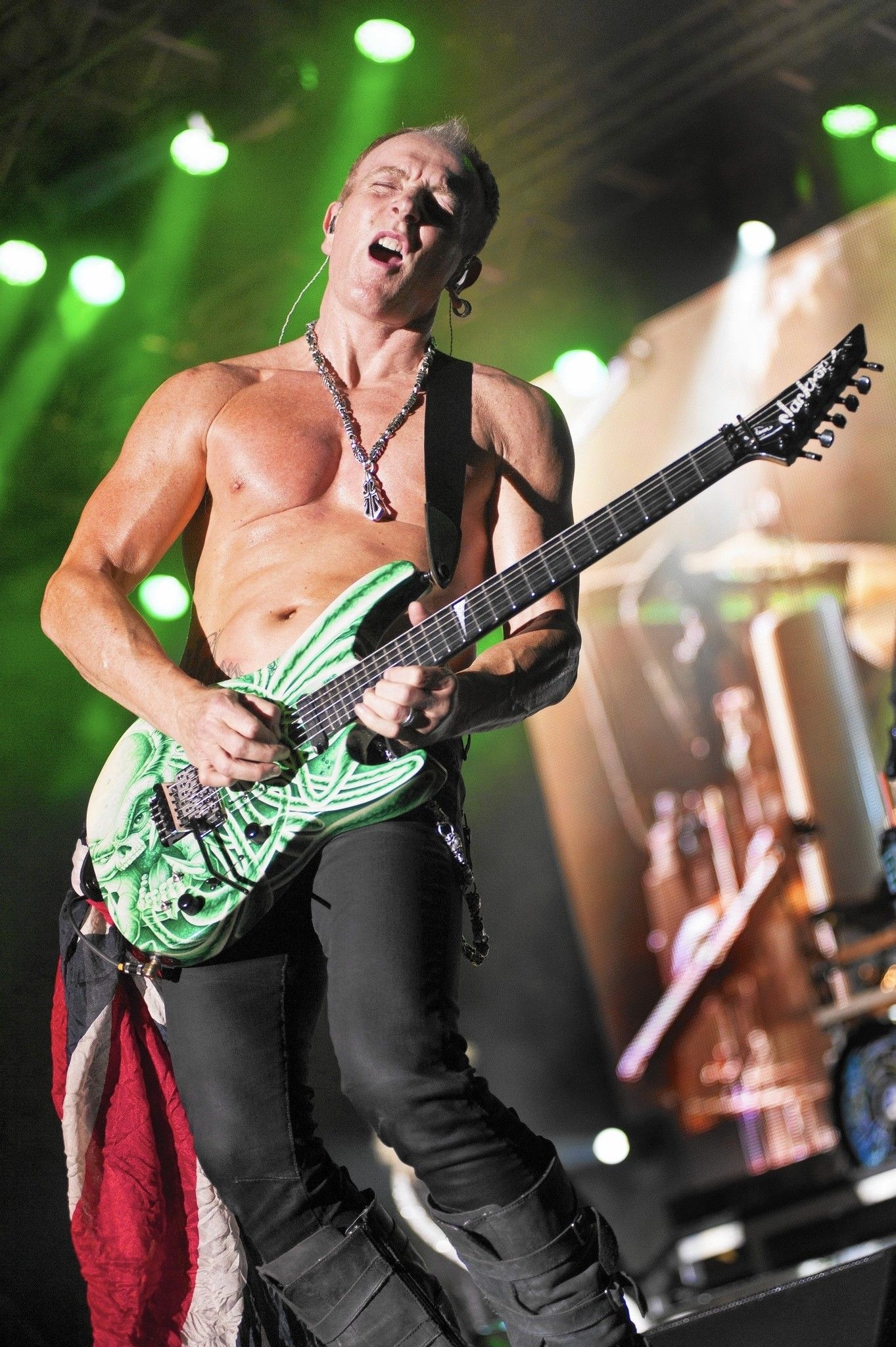 Phil Collen, Def Leppard guitarist, Healthy lifestyle transformation, 1370x2050 HD Phone