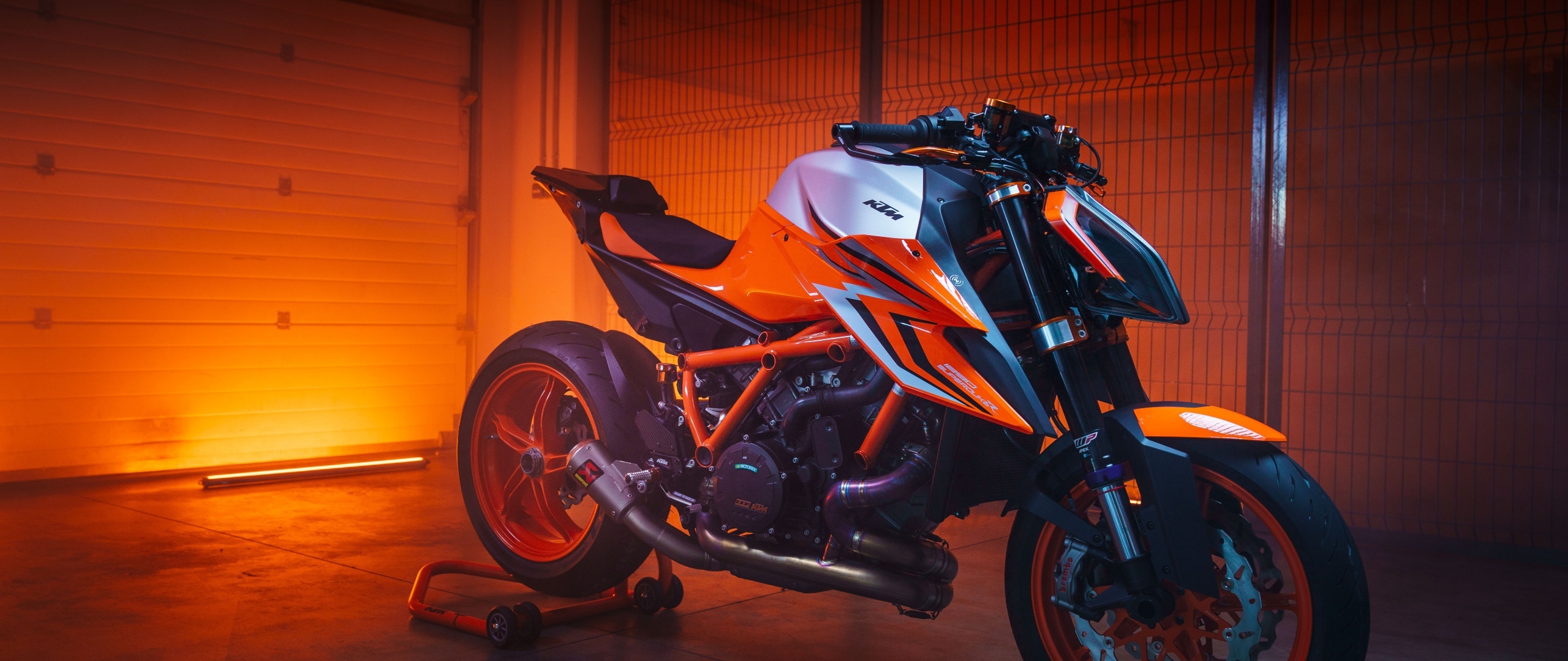 Super Duke R EVO 1290, KTM Duke Bike Wallpaper, 2560x1080 Dual Screen Desktop