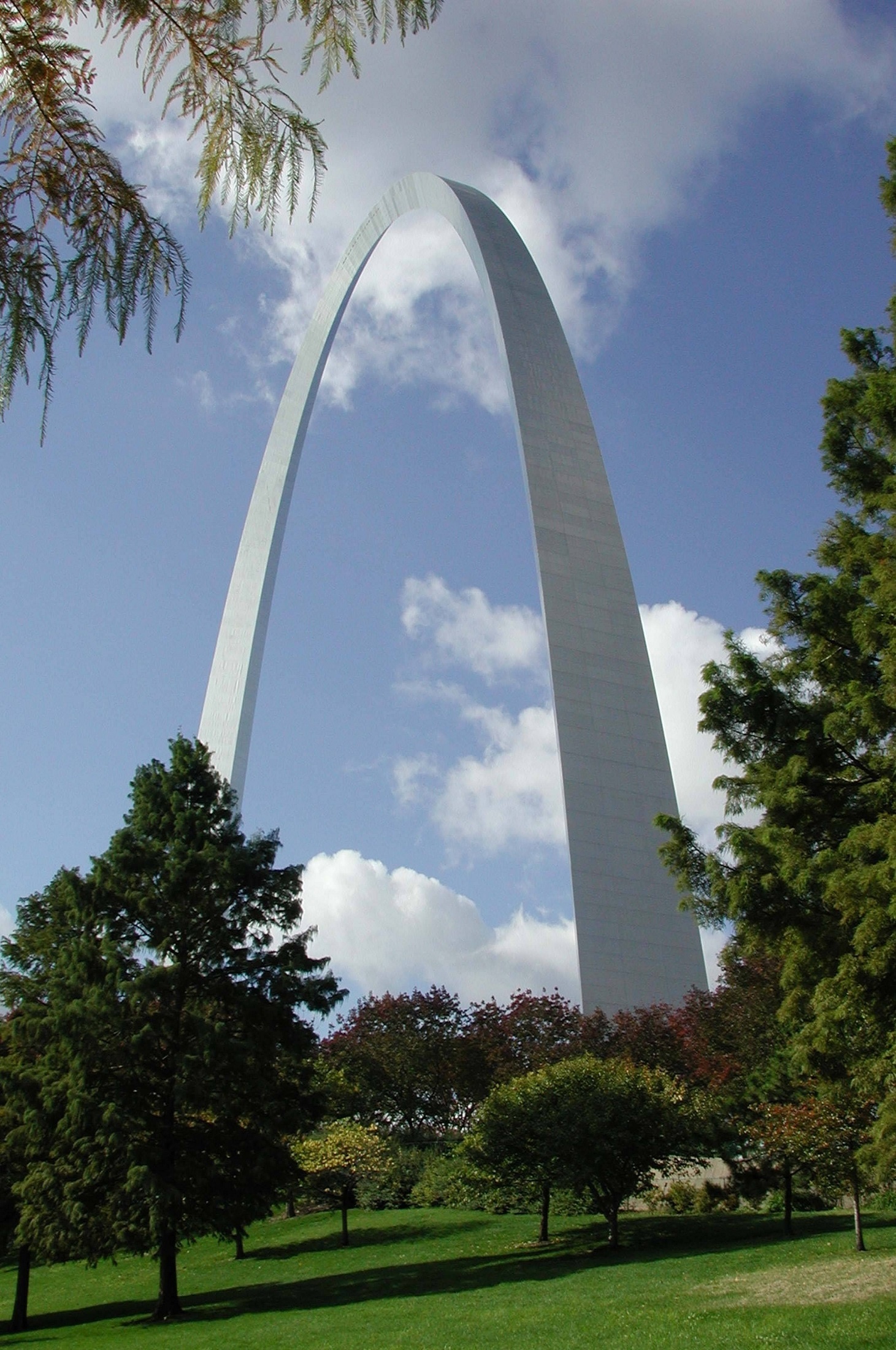 Gateway Arch, Architectural masterpiece, Construction detail, Structural design, 1470x2200 HD Phone