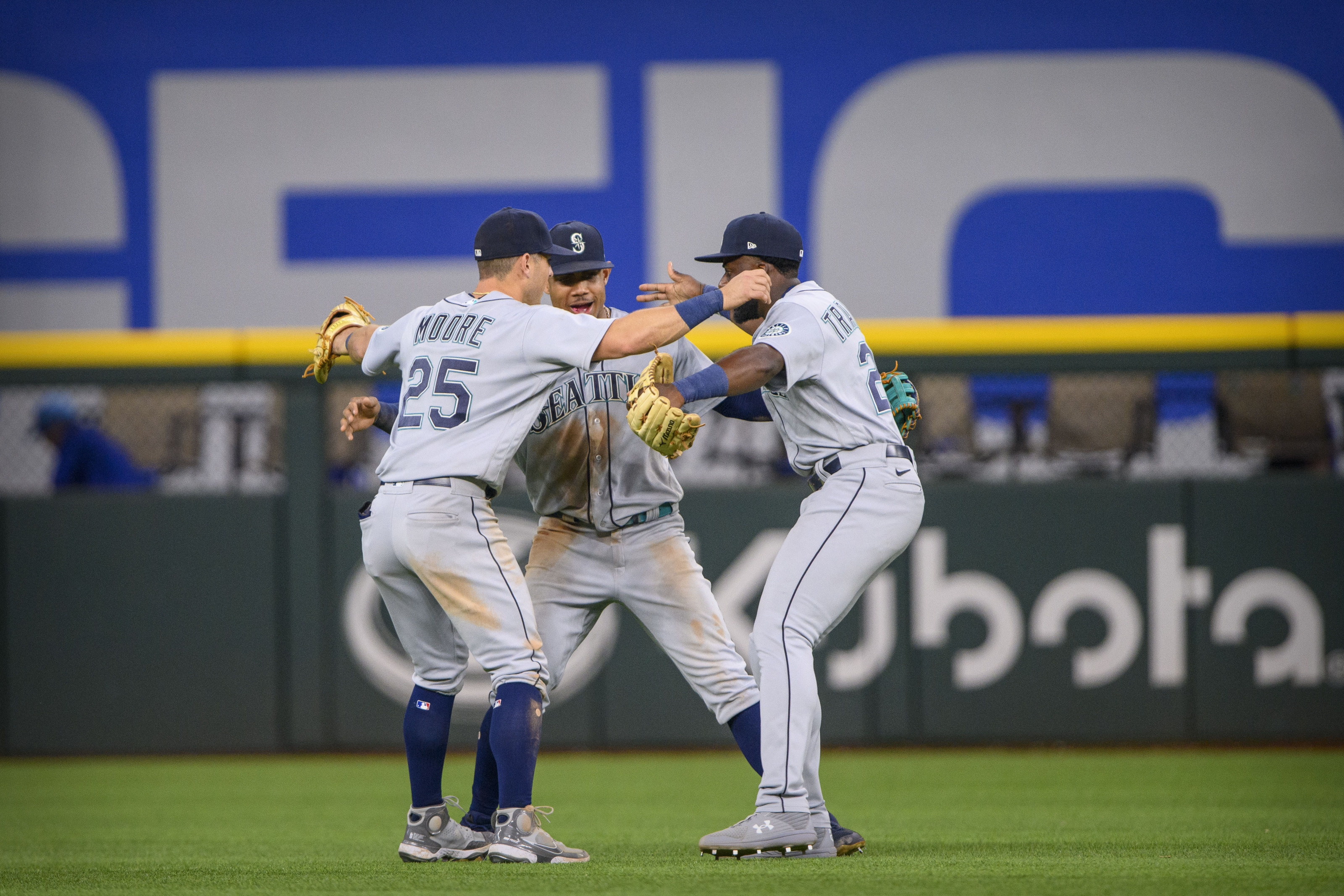 Seattle Mariners, Road series, Win over Rangers, MLB, 3200x2140 HD Desktop