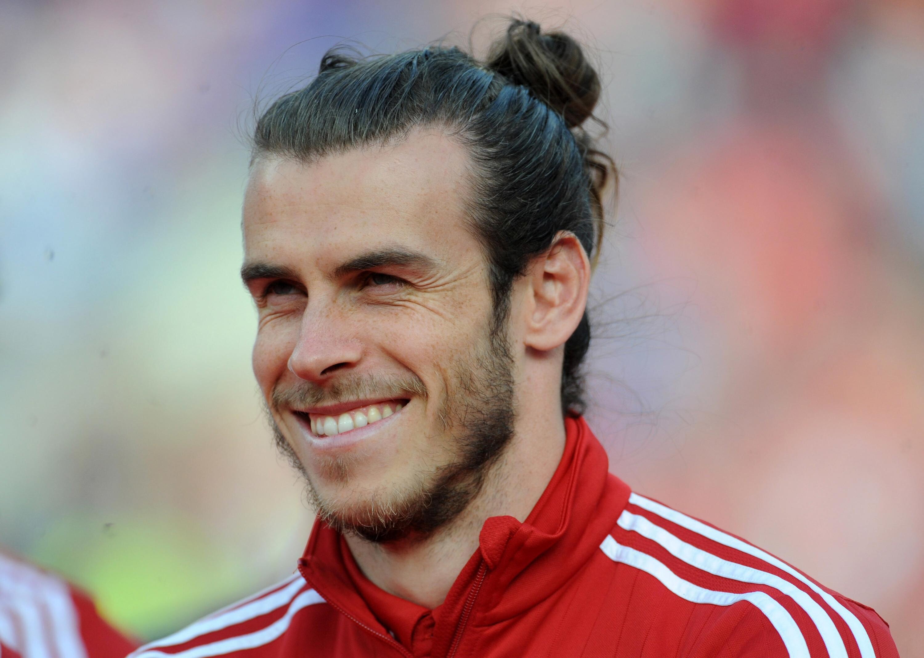 Gareth Bale, Football icon, Spectacular skills, Professional athlete, 3000x2140 HD Desktop