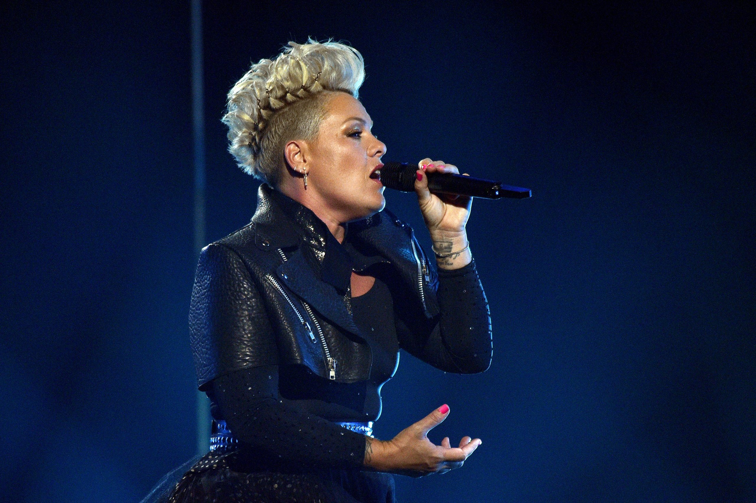 Billboard Music Awards, P!nk (Singer) Wallpaper, 2560x1710 HD Desktop