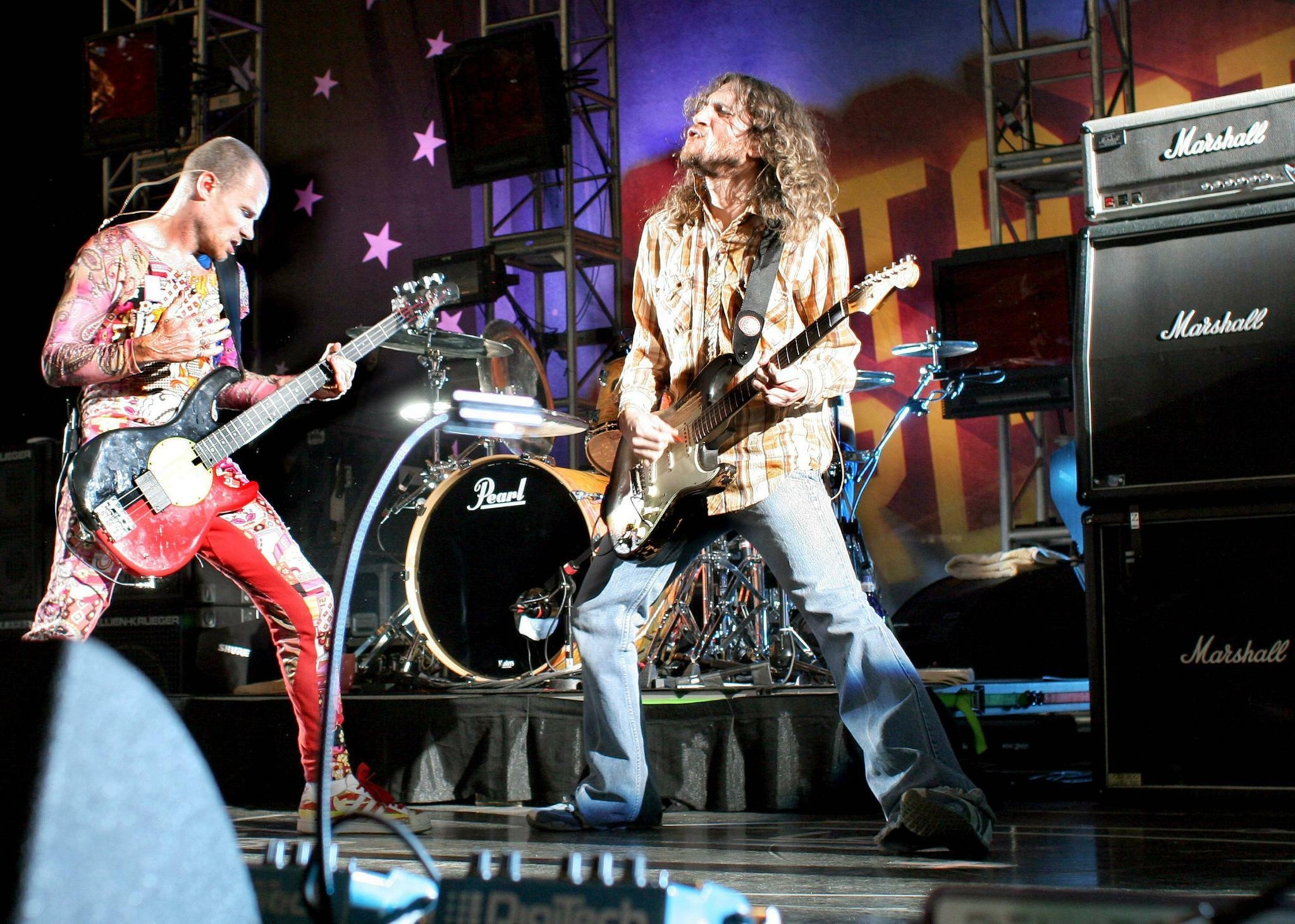 John Frusciante and Flea, Red Hot Chili Peppers Wallpaper, 2050x1470 HD Desktop