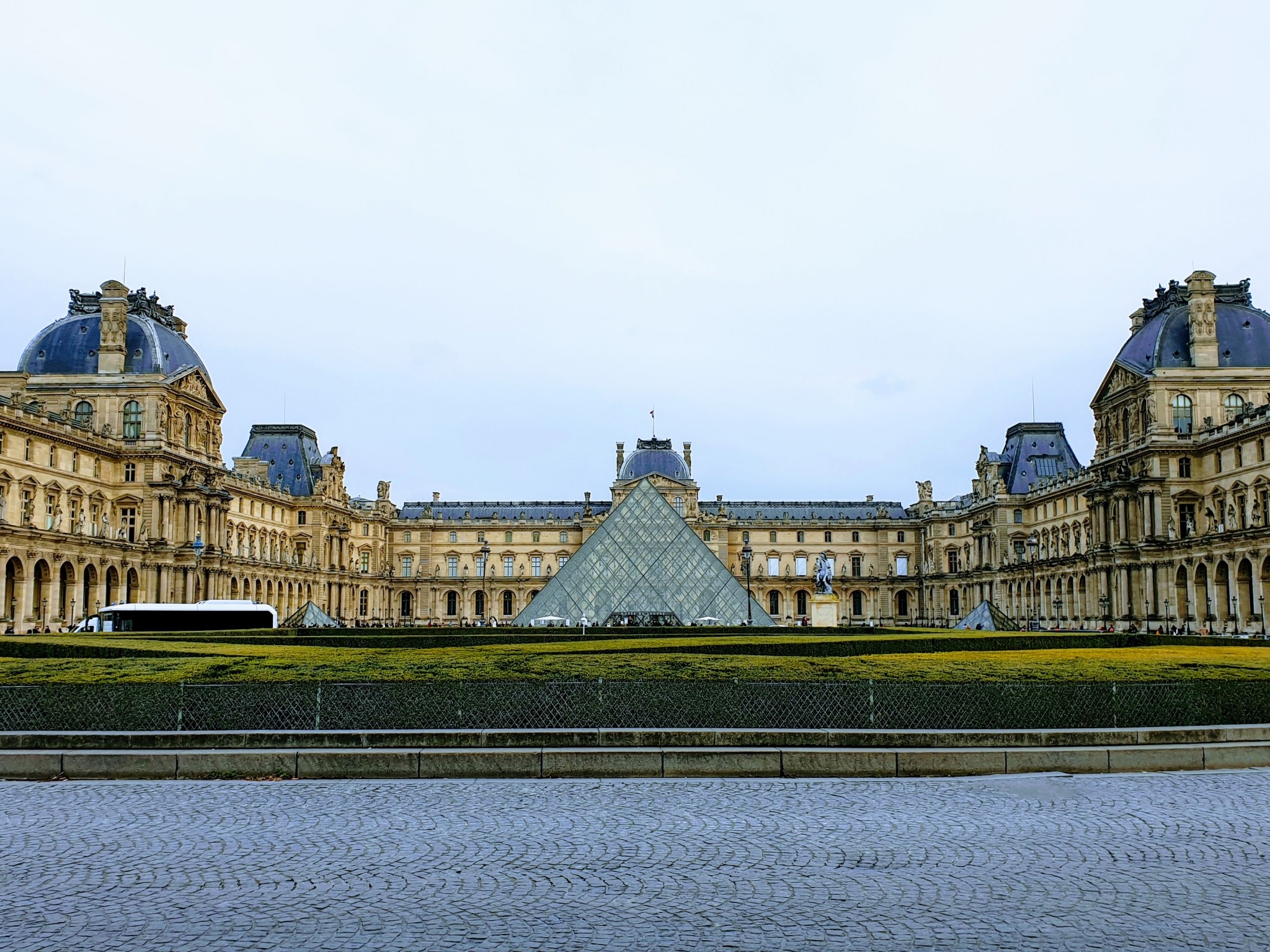 Louvre wallpaper, Hdpick, 2050x1540 HD Desktop