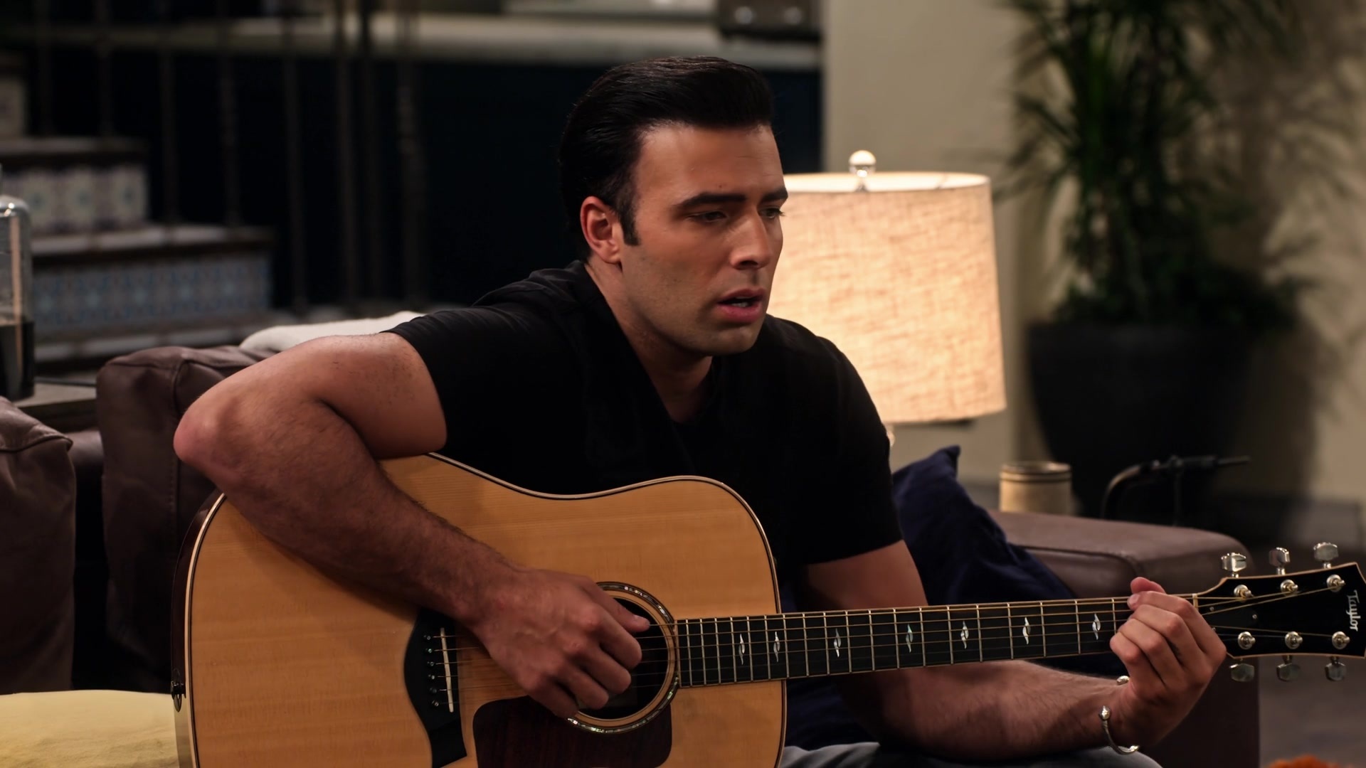 Jencarlos Canela as Victor, Expanding Universe of Ashley Garcia, Taylor guitar, S01E09, 1920x1080 Full HD Desktop