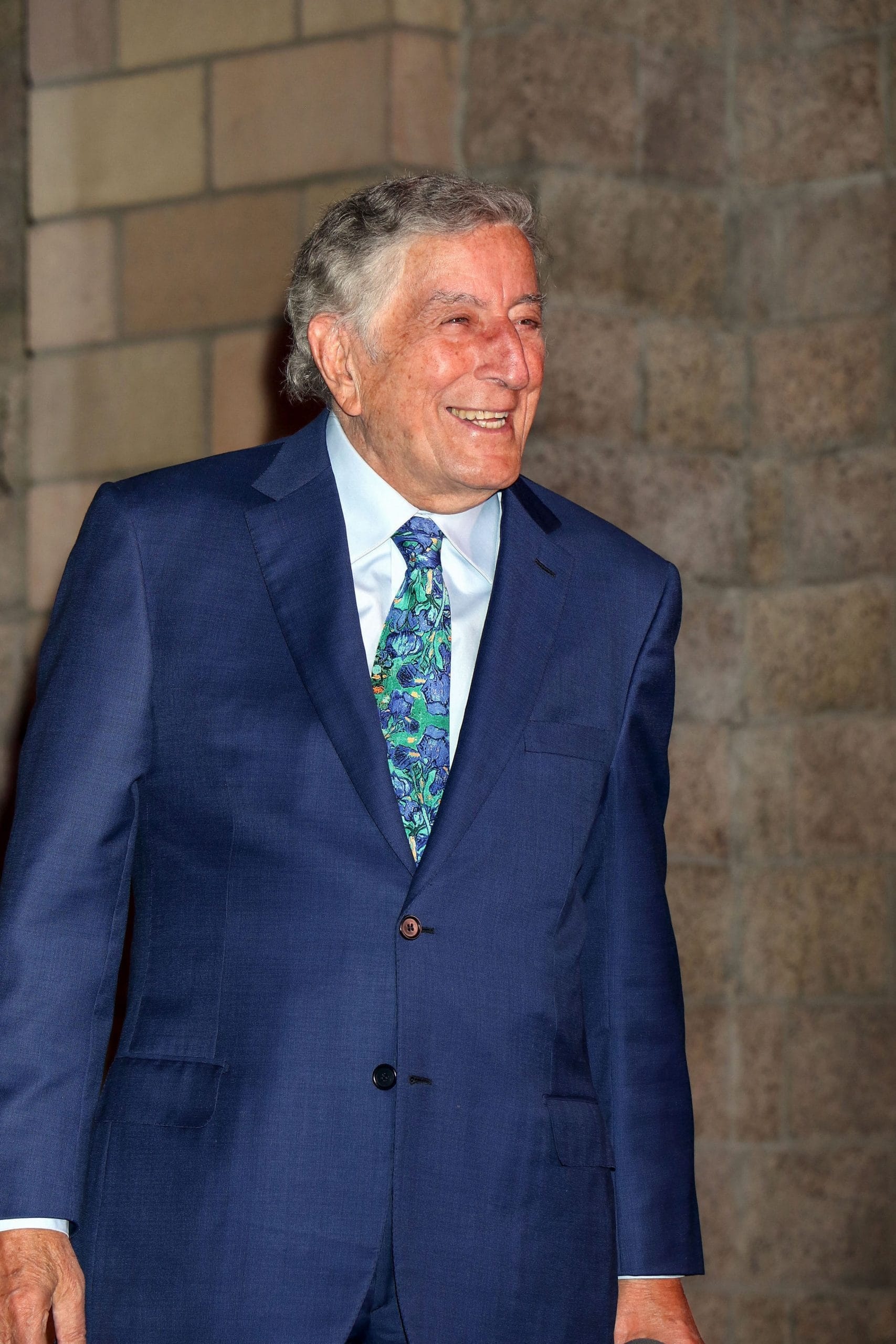 Tony Bennett, Living legend, Tony bennett, 1710x2560 HD Phone