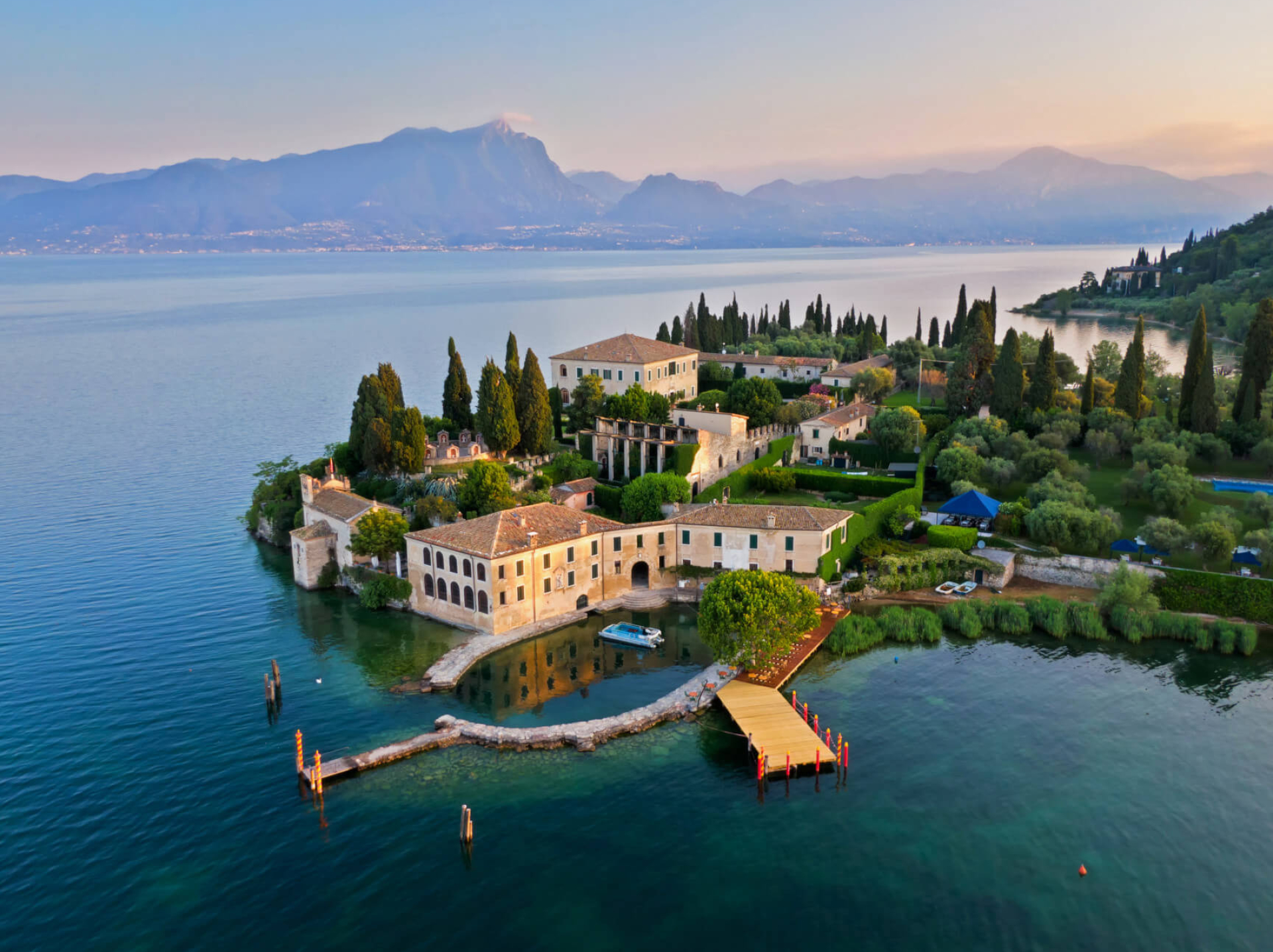 Gardaland, Perfect reference, Lake Garda stay, Amusement hub, 1920x1440 HD Desktop