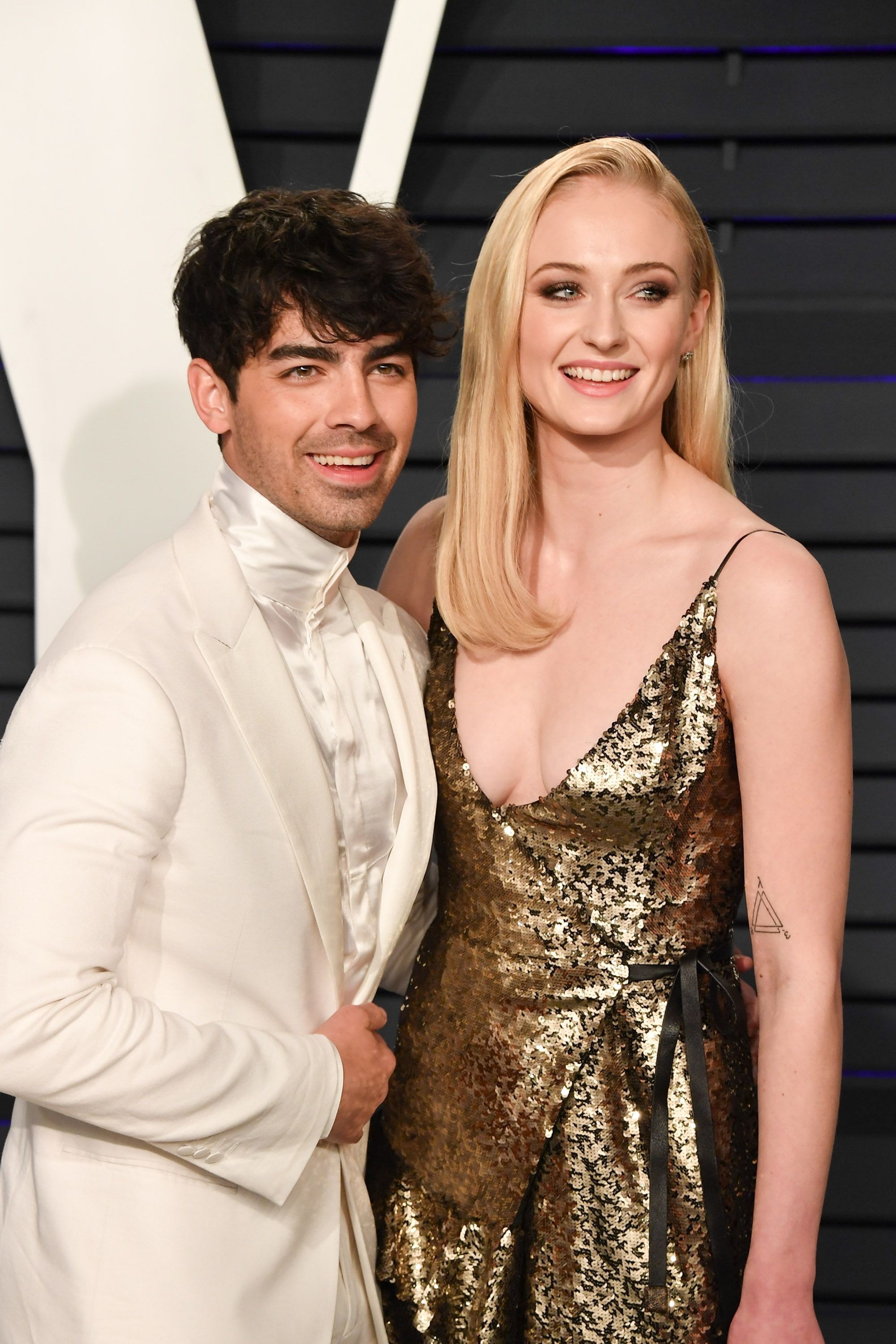 Sophie Turner, Joe Jonas, Expecting first child, 2000x3000 HD Phone