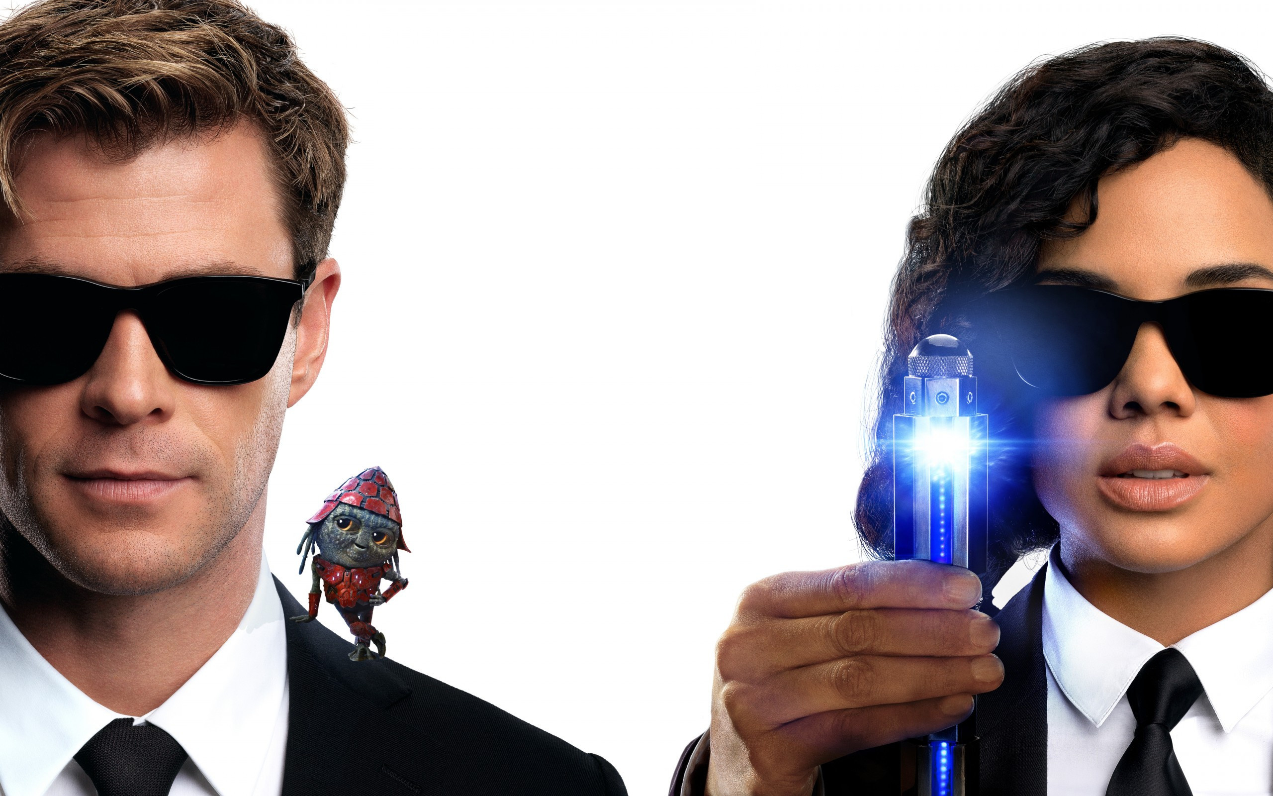 Tessa Thompson, Men in Black International, Chris Hemsworth, Macbook Pro, 2560x1600 HD Desktop