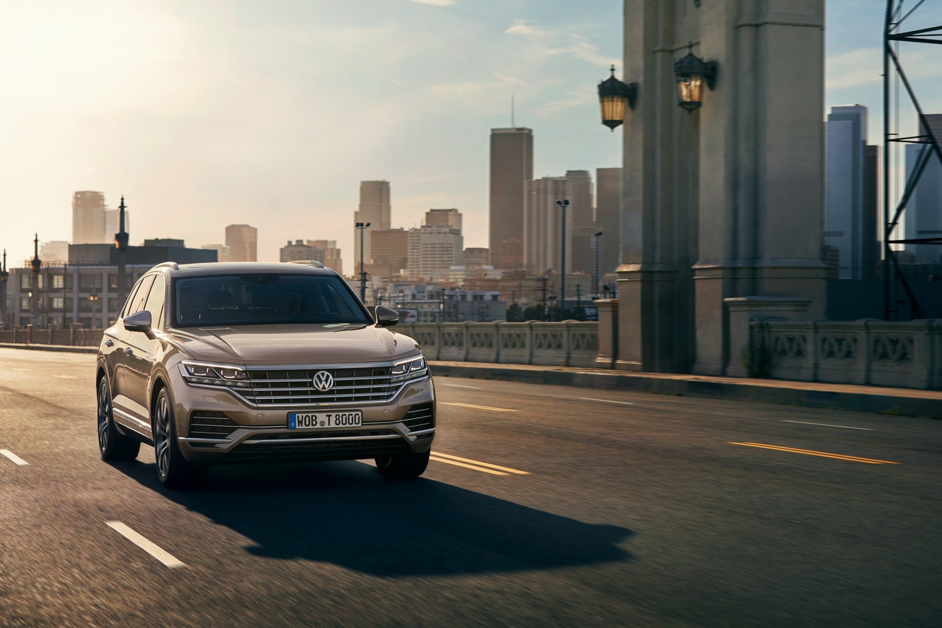 Volkswagen Touareg, Urban explorer, City-friendly SUV, Stylish and practical, 1920x1280 HD Desktop