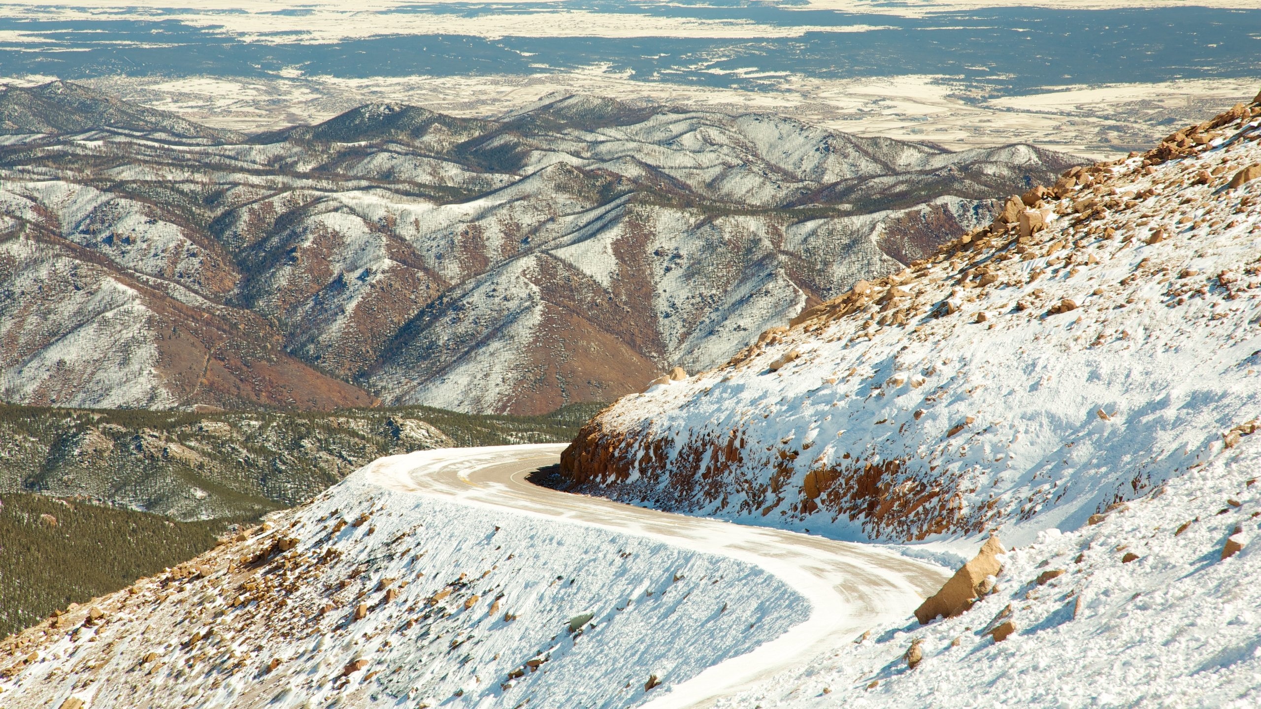 Pikes Peak vacation rentals, Colorado cabins, VRBO, Cozy accommodations, 2560x1440 HD Desktop