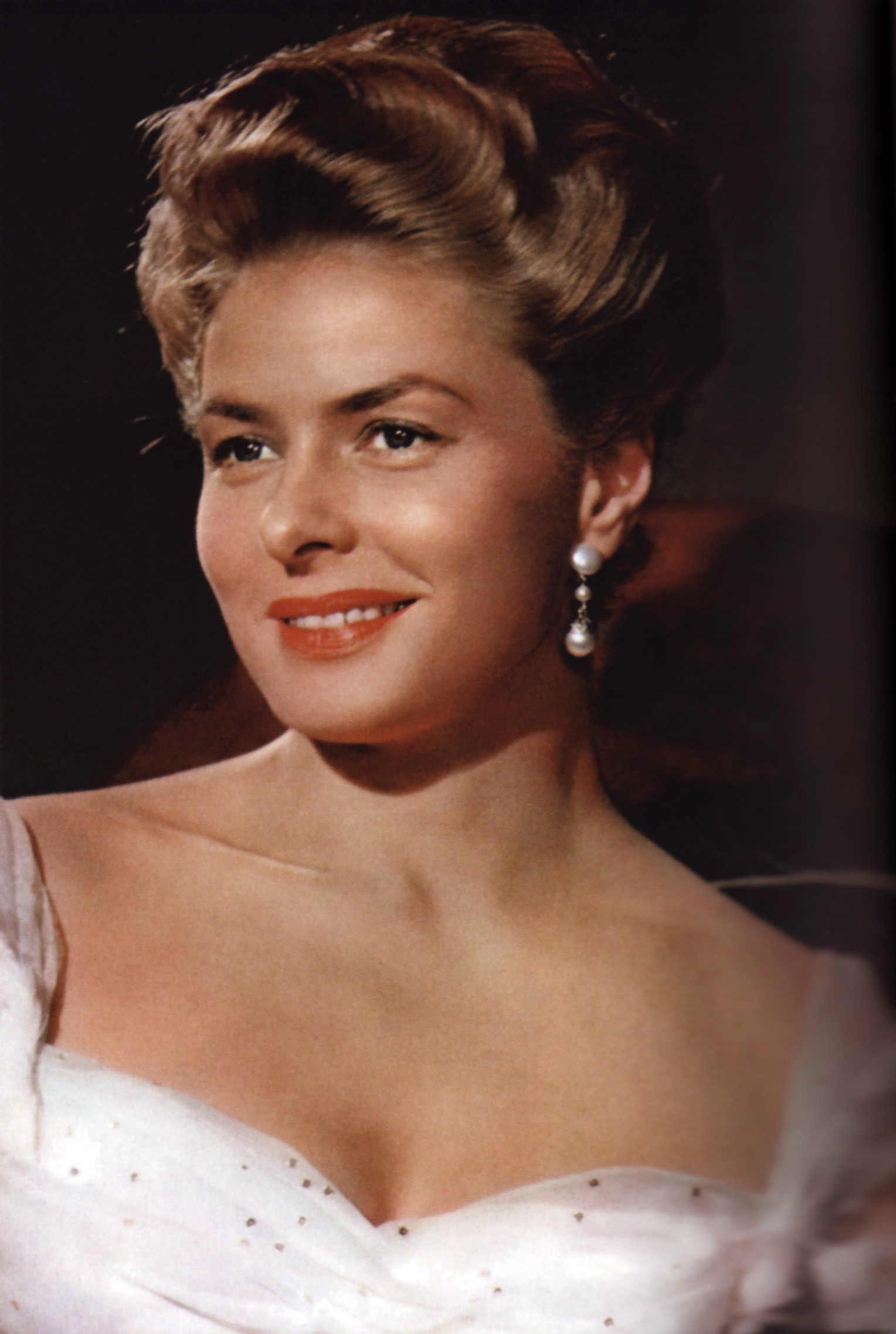 Ingrid Bergman Wallpaper posted by John Sellers 1530x2280