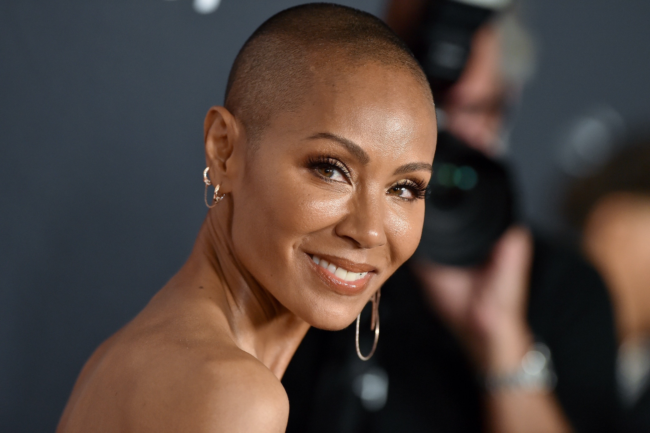 Jada Pinkett Smith, Hair loss video, Personal experience, Hair condition, 2080x1390 HD Desktop