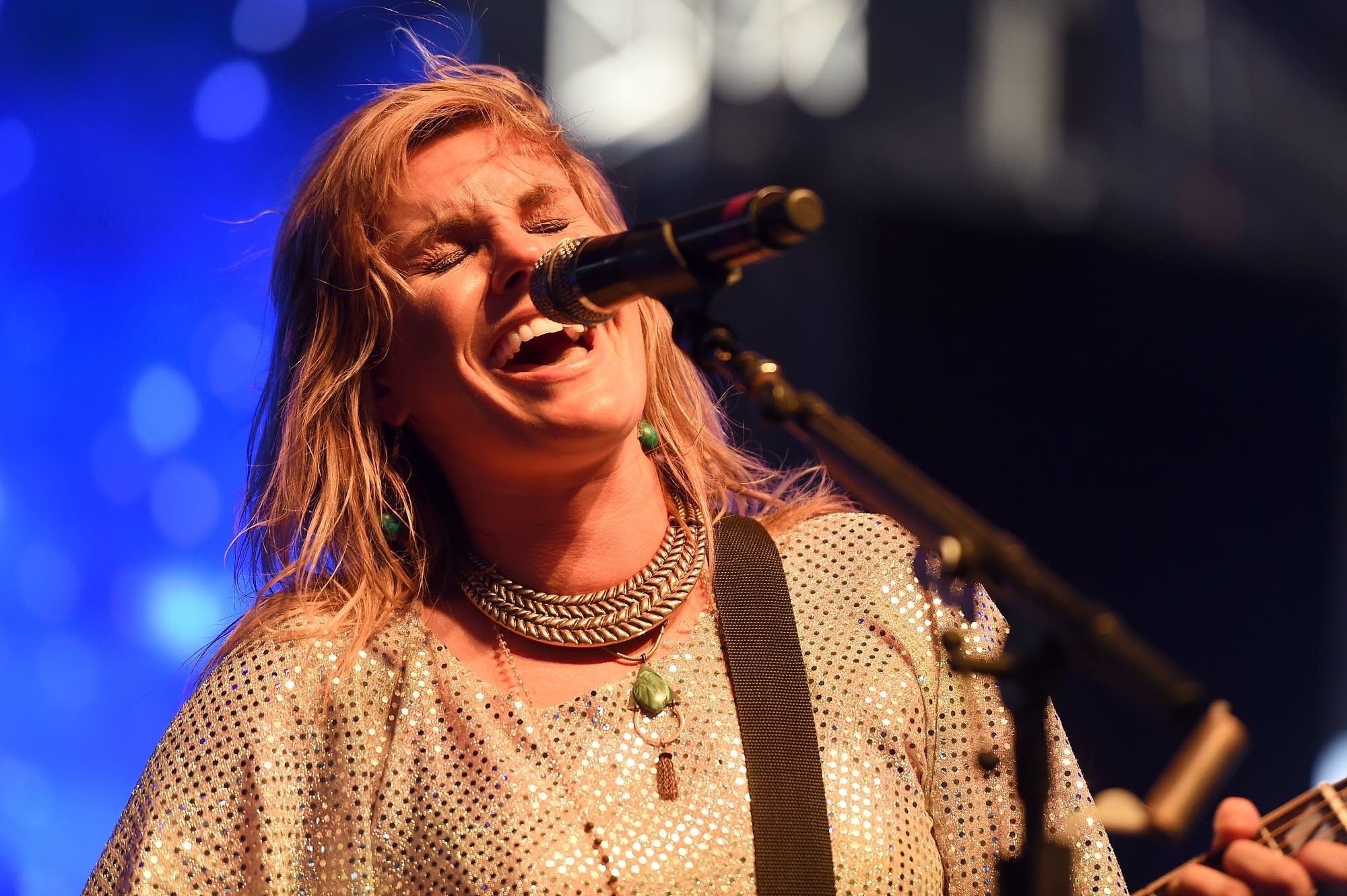 Grace Potter music, Grace Potter at Minnesota Zoo, Live performance, MPR News, 2000x1340 HD Desktop