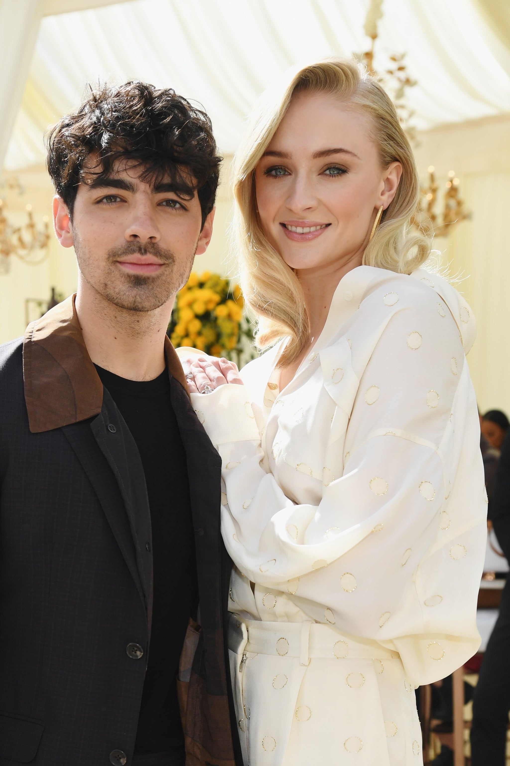 Sophie Turner, Joe Jonas, Just married, Cute celebrity couples, 2050x3080 HD Phone