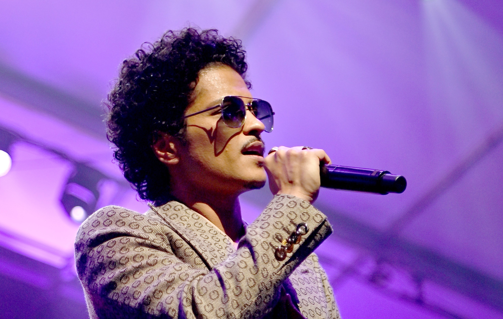 Bruno Mars, Allianz Stadium, Sydney shows, 2000x1270 HD Desktop