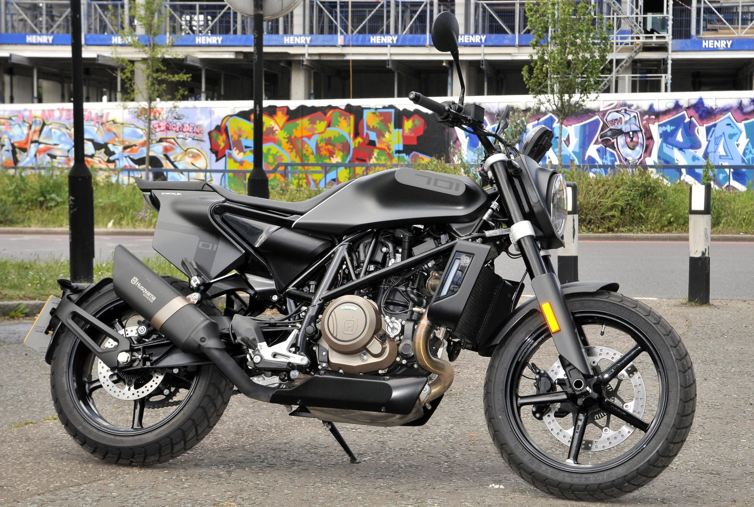 Husqvarna SVARTPILEN 701, Auto enthusiast, Iconic design, Powerful performance, 2560x1720 HD Desktop