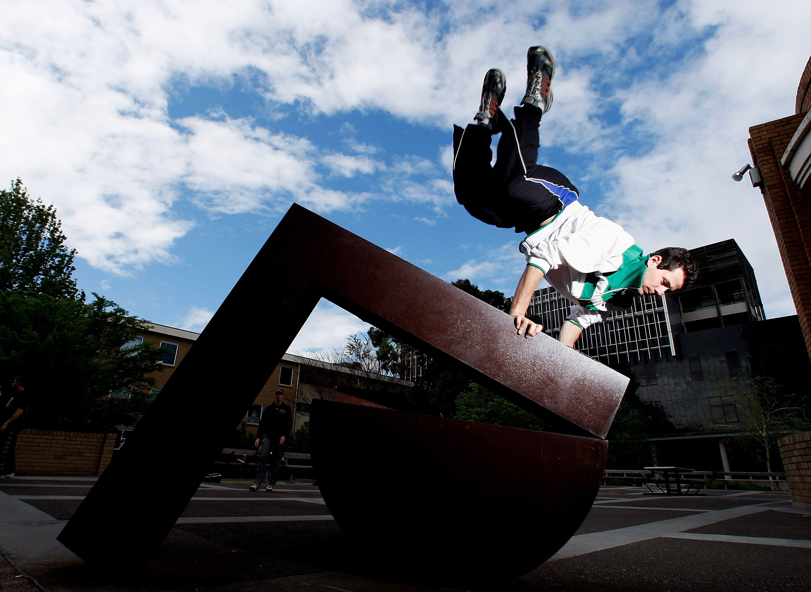 Handstand, Parkour Wallpaper, 2730x2000 HD Desktop