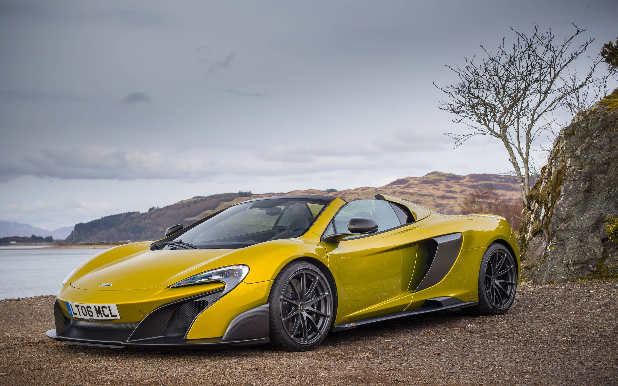 McLaren 675 LT, Feather light, 2560x1600 HD Desktop