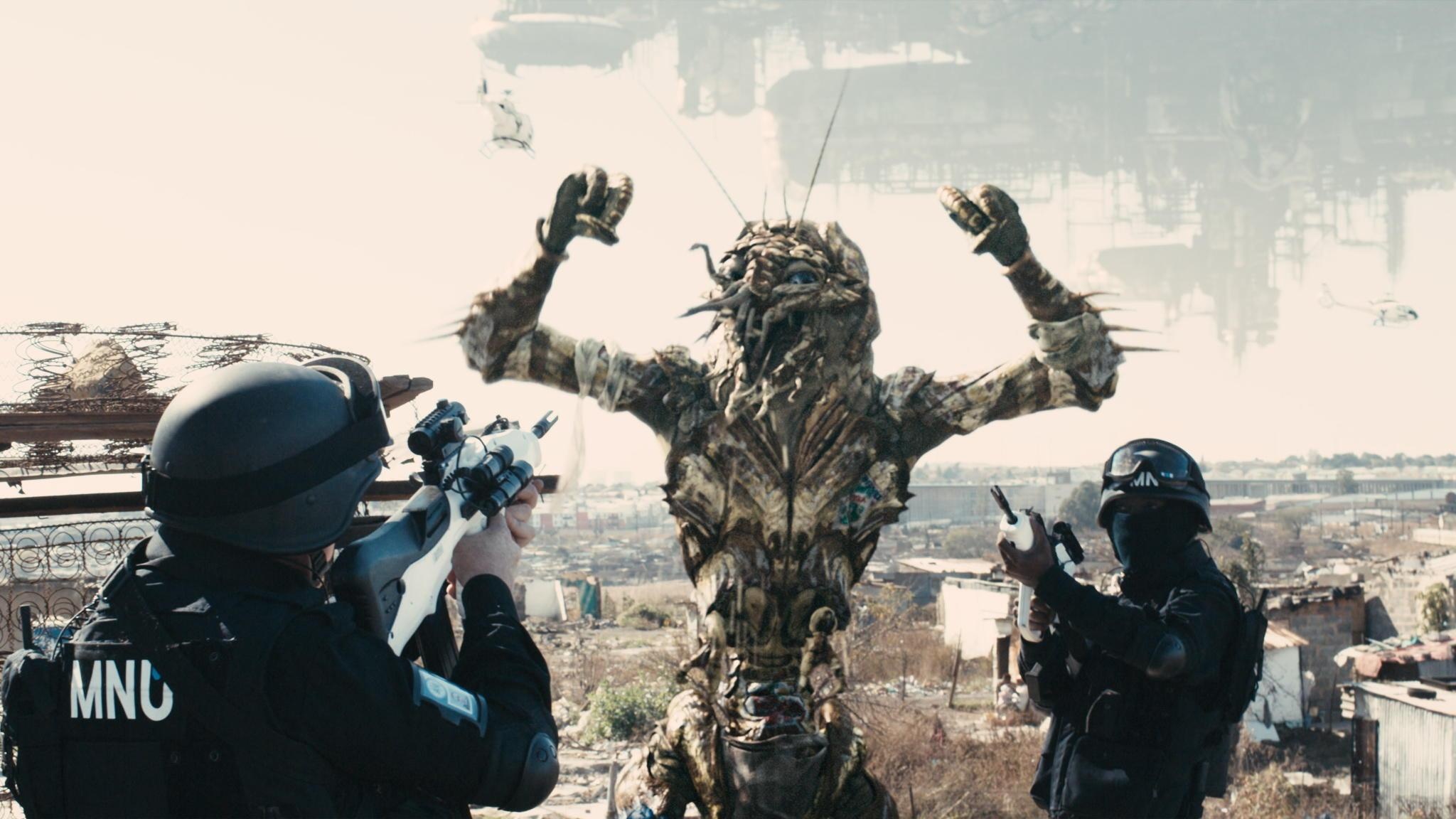 District 9 movie, Alien invasion plot, Intense action scenes, Futuristic world, 2050x1160 HD Desktop