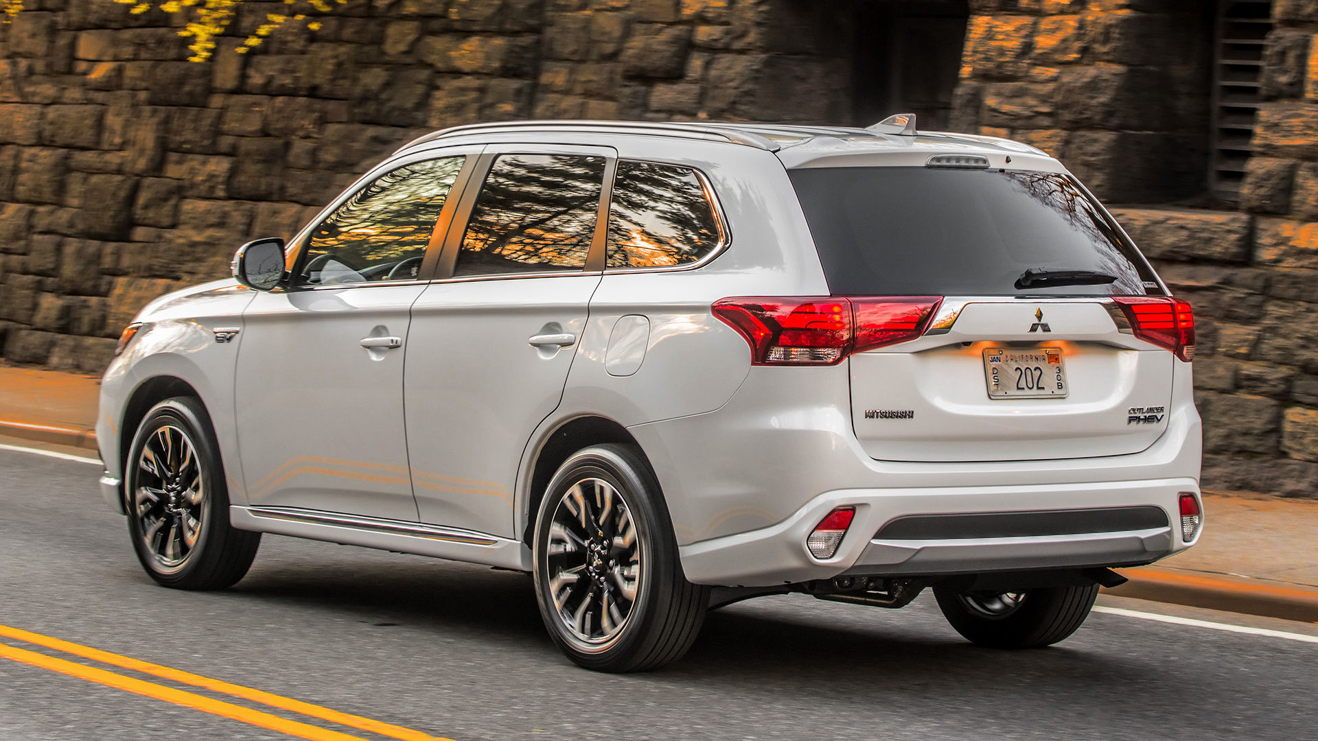 Mitsubishi Outlander, Auto car, PHEV US spec 2017, Cars desktop wallpapers, 1920x1080 Full HD Desktop