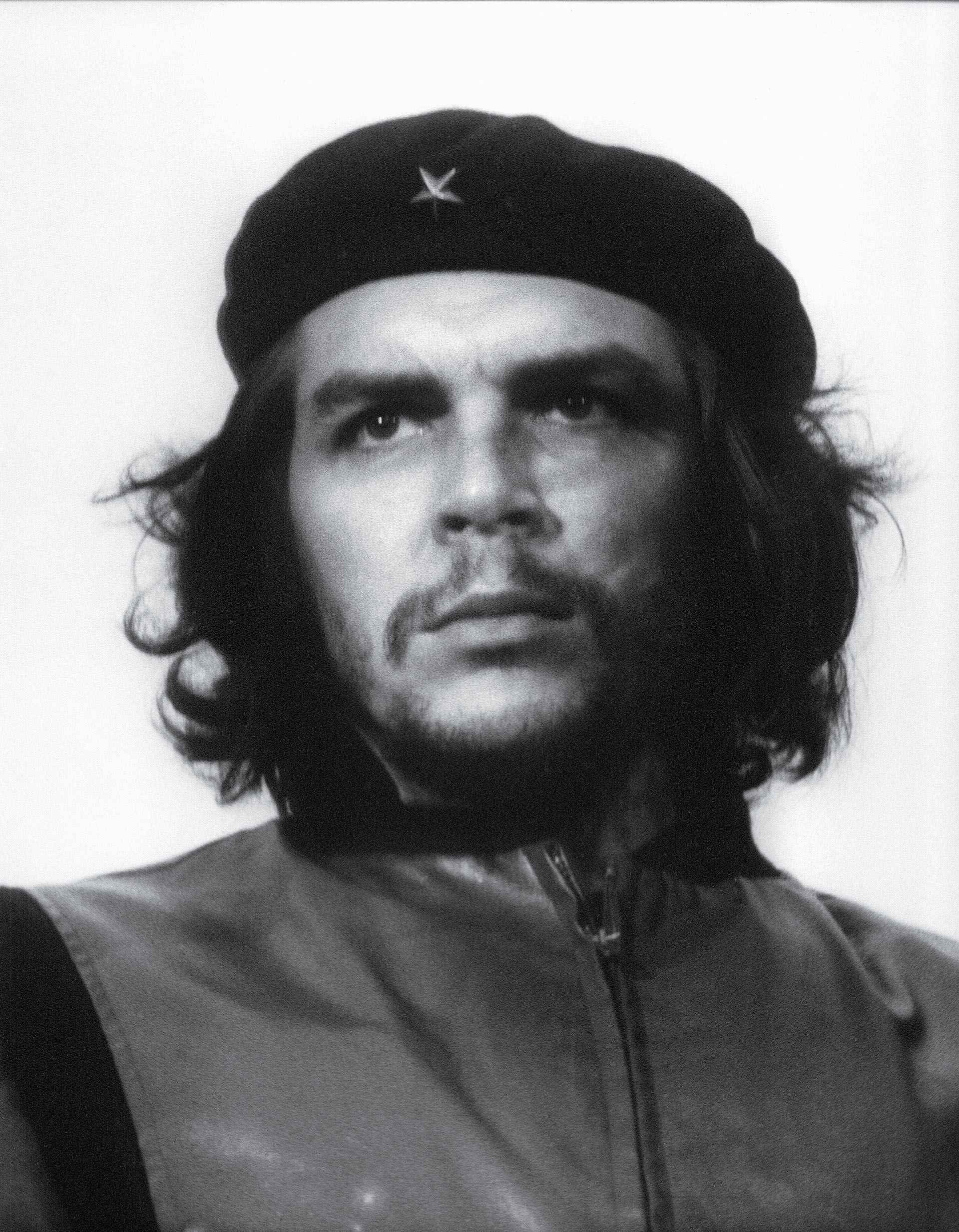 Iconic Che Guevara image, Alberto Korda's masterpiece, Revolutionary symbol, Powerful photograph, 1920x2470 HD Phone