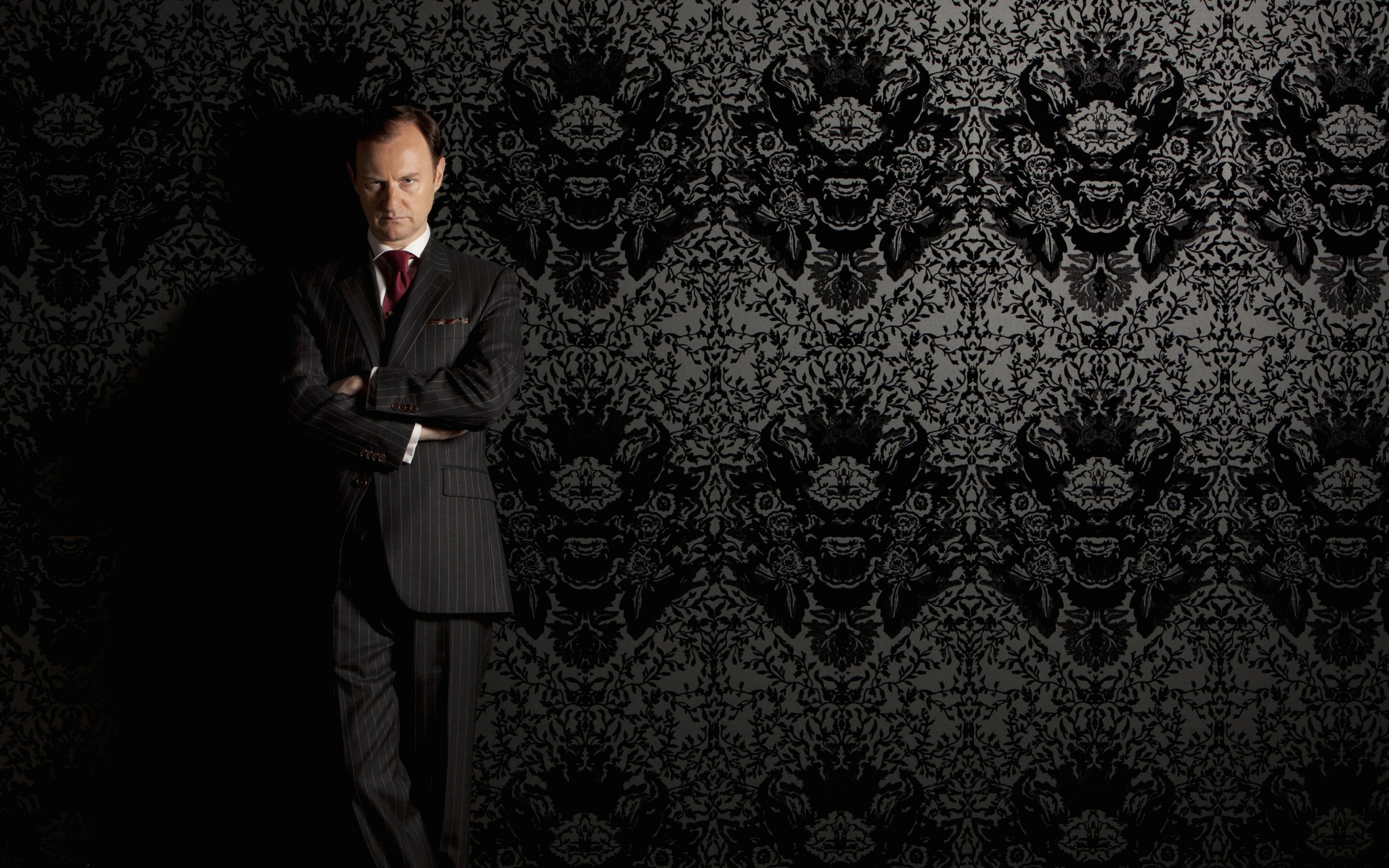 Sherlock, Mark Gatiss, Mycroft Holmes, Wall, 2880x1800 HD Desktop